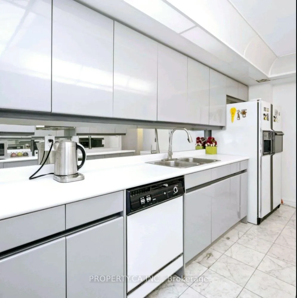 33 University Avenue, #1109