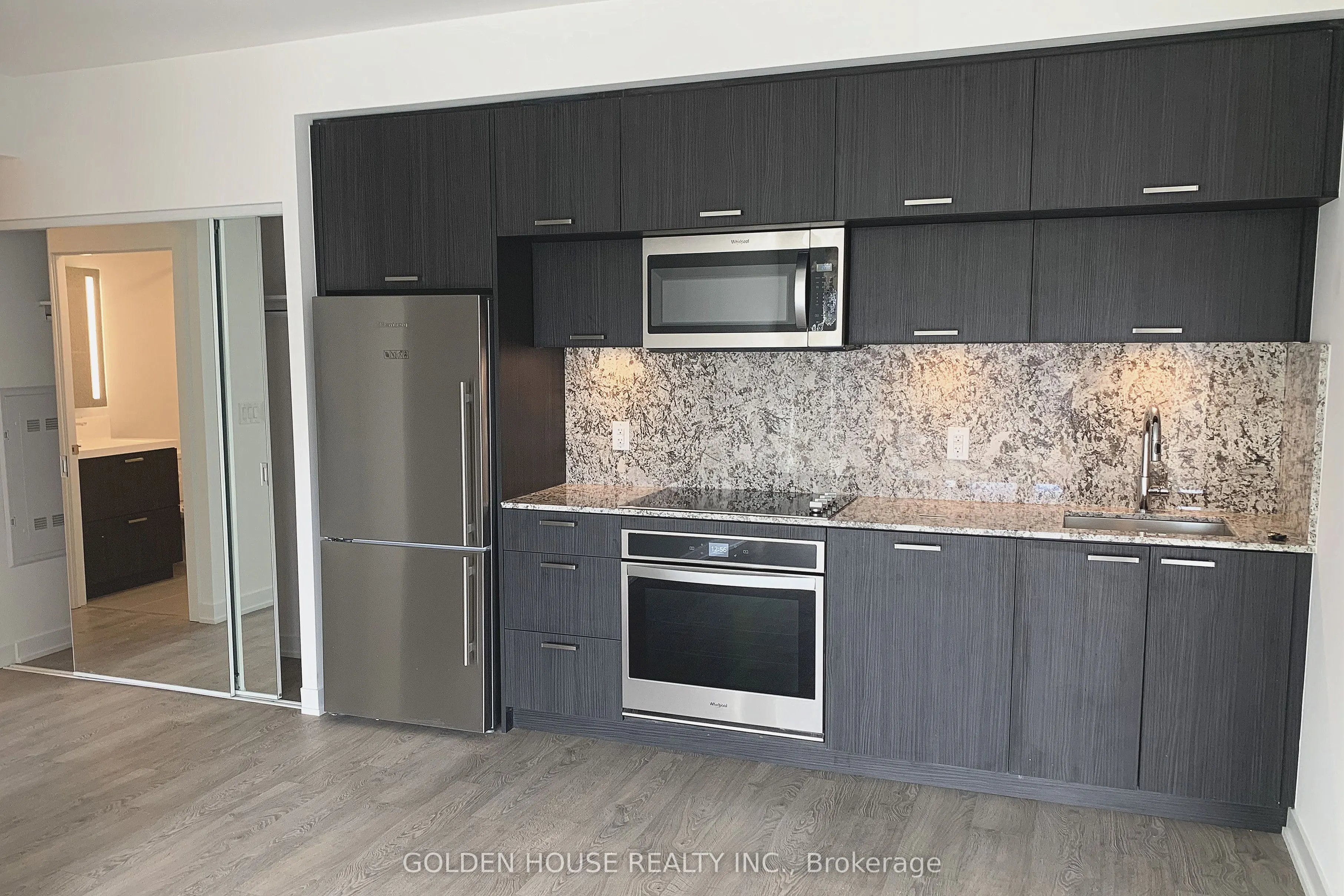 50 Mccaul Street, #914