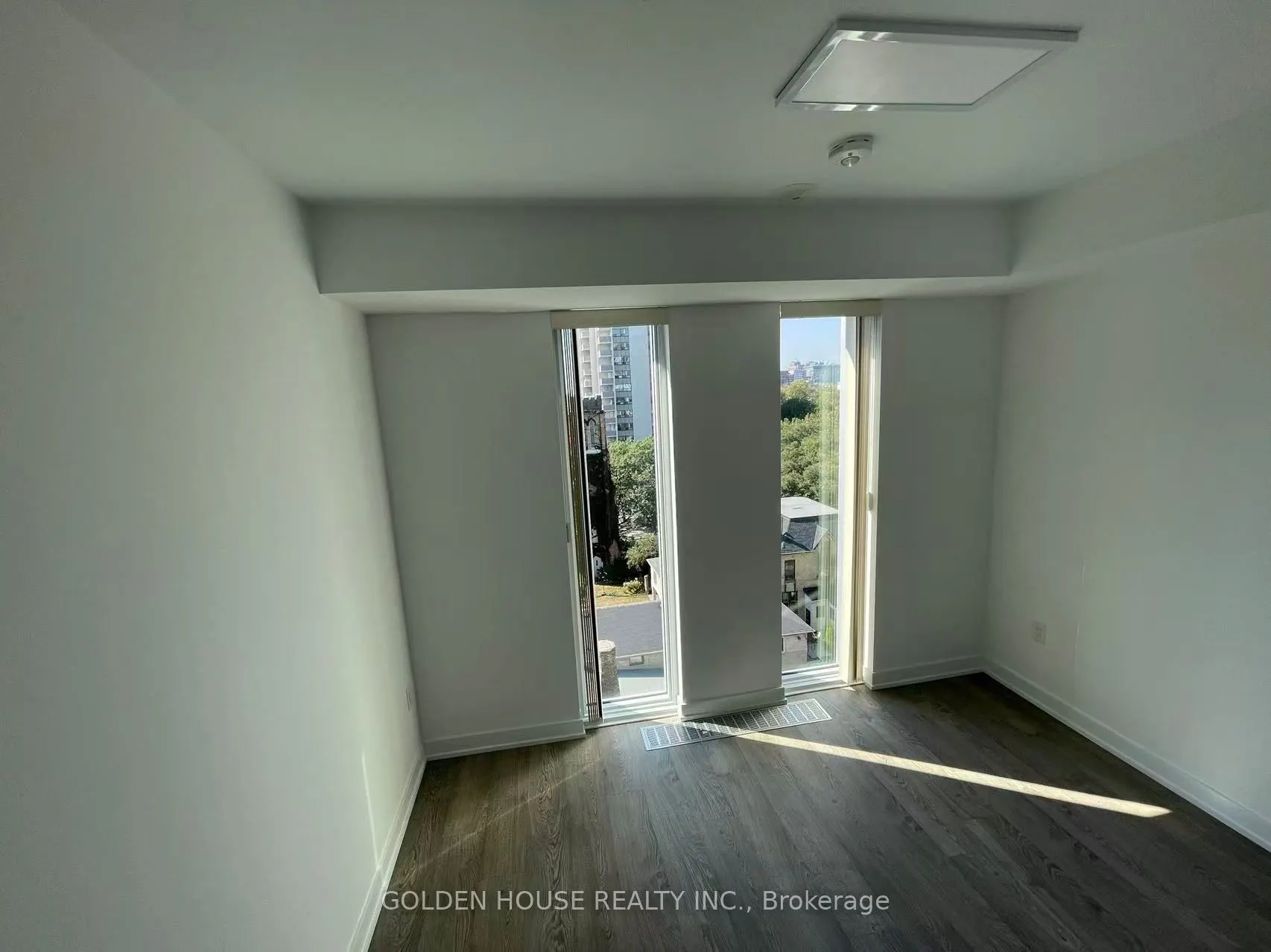 50 Mccaul Street, #914
