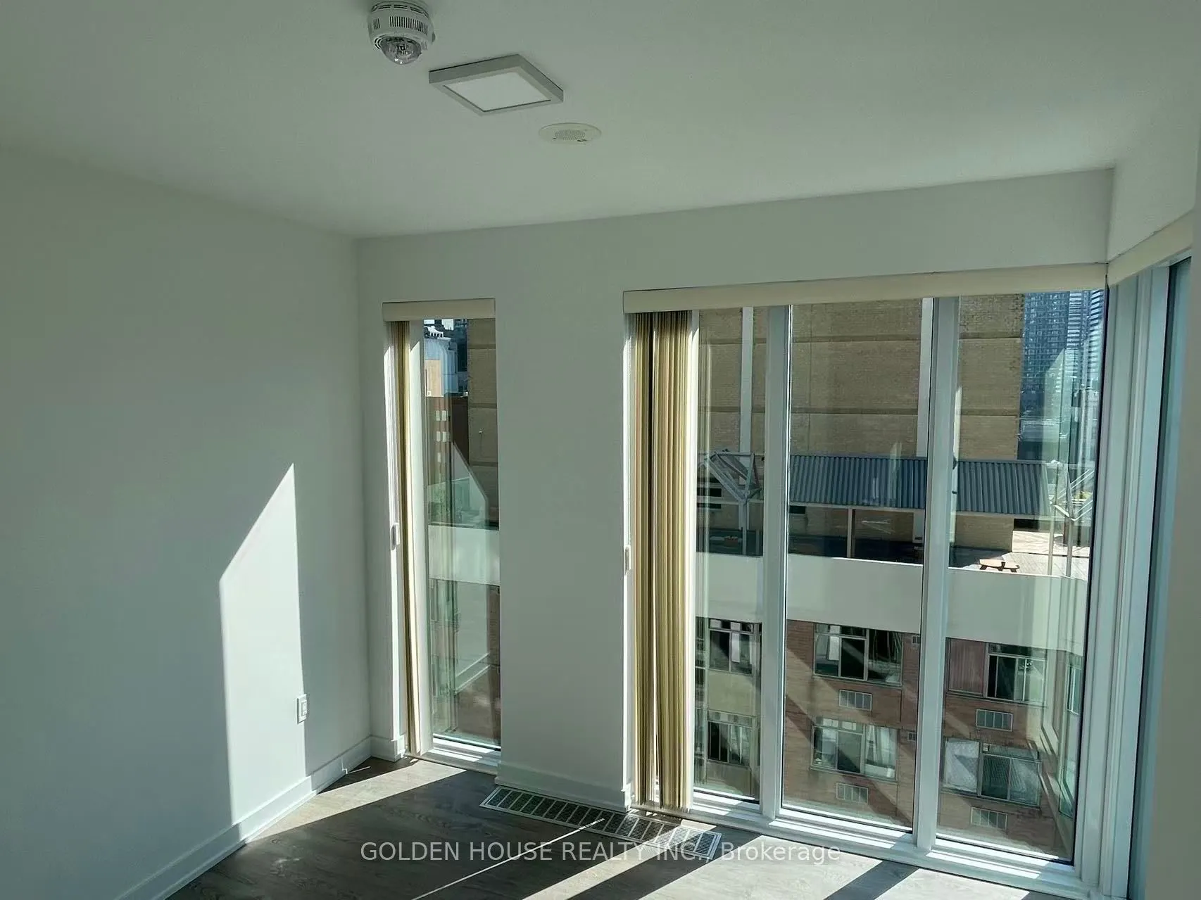 50 Mccaul Street, #914