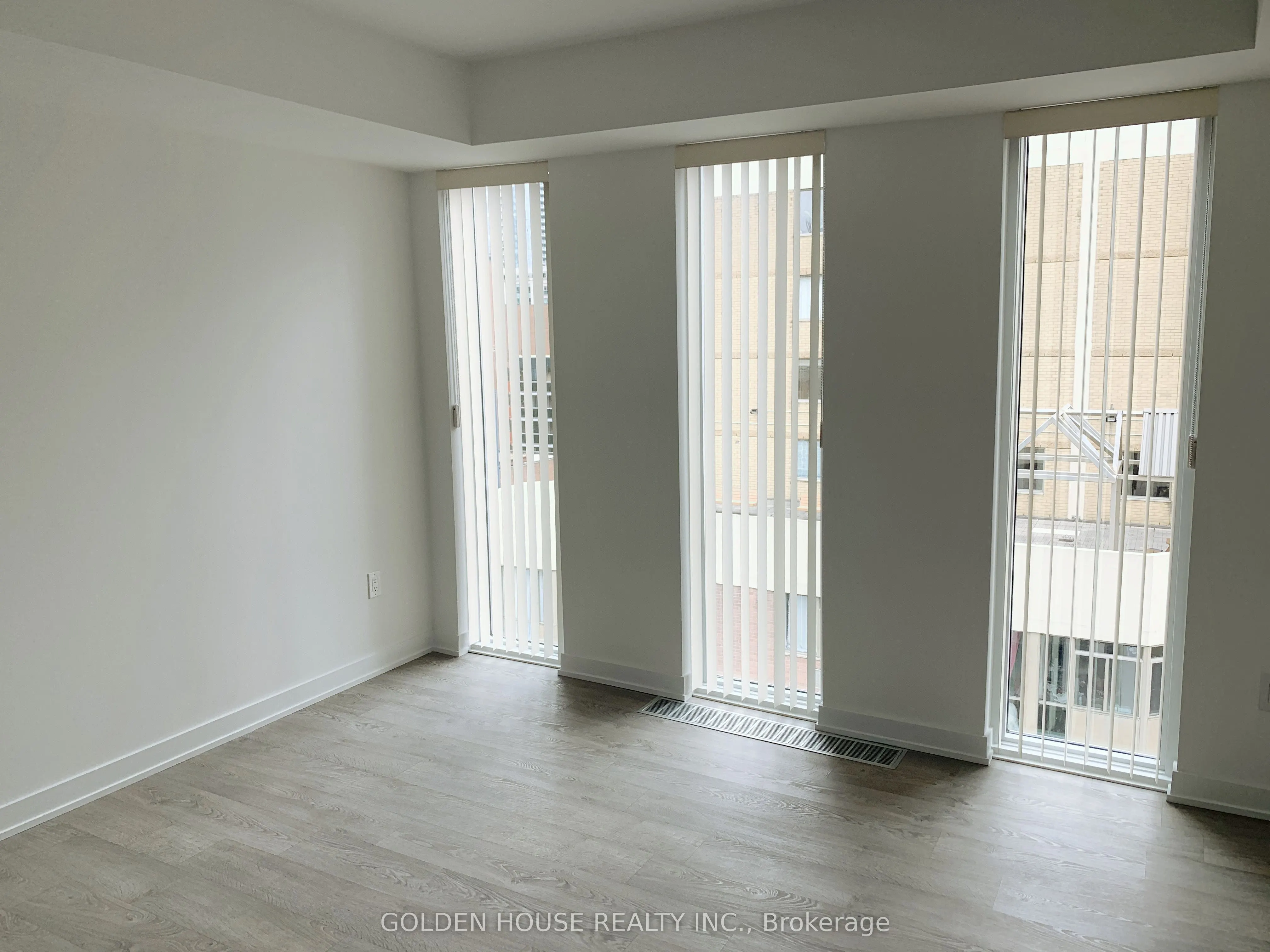 50 Mccaul Street, #914
