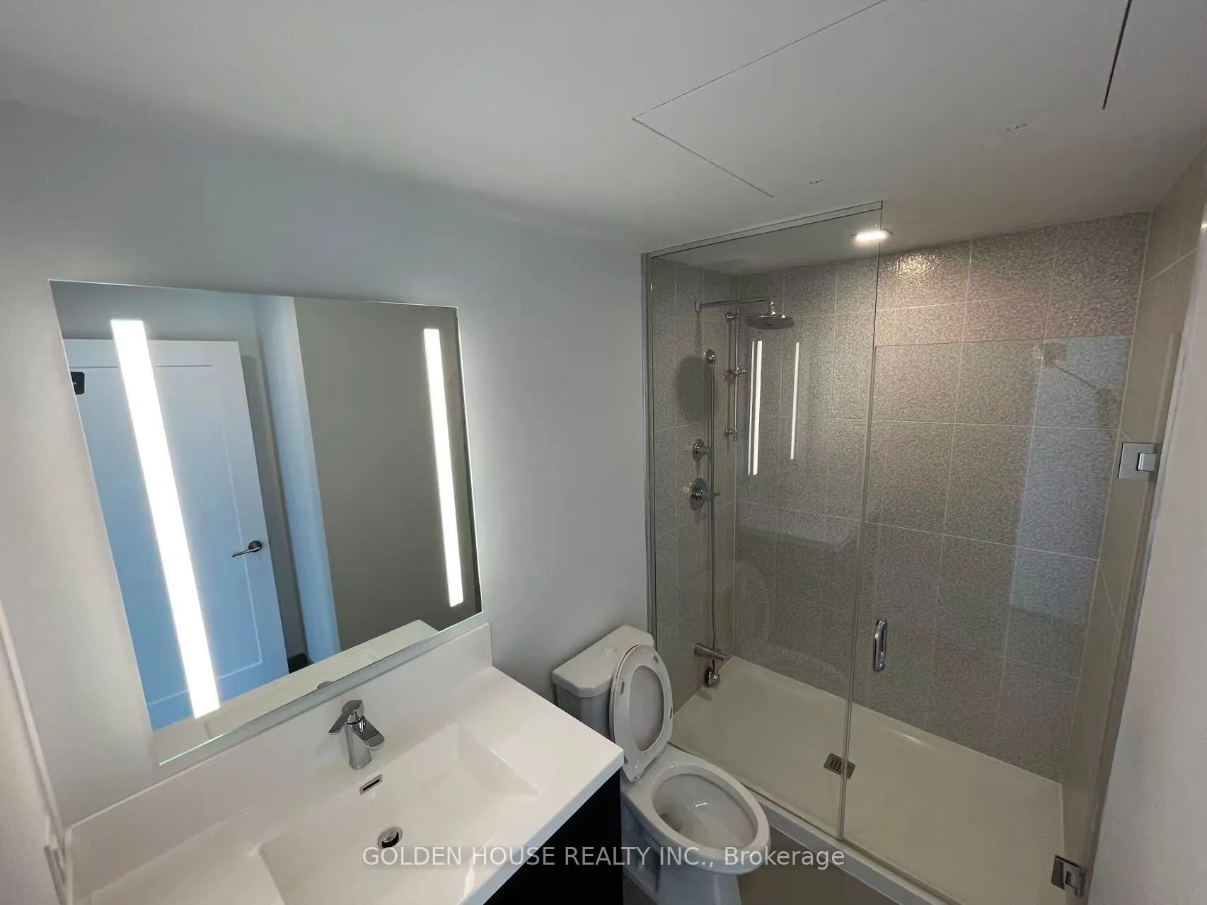 50 Mccaul Street, #914