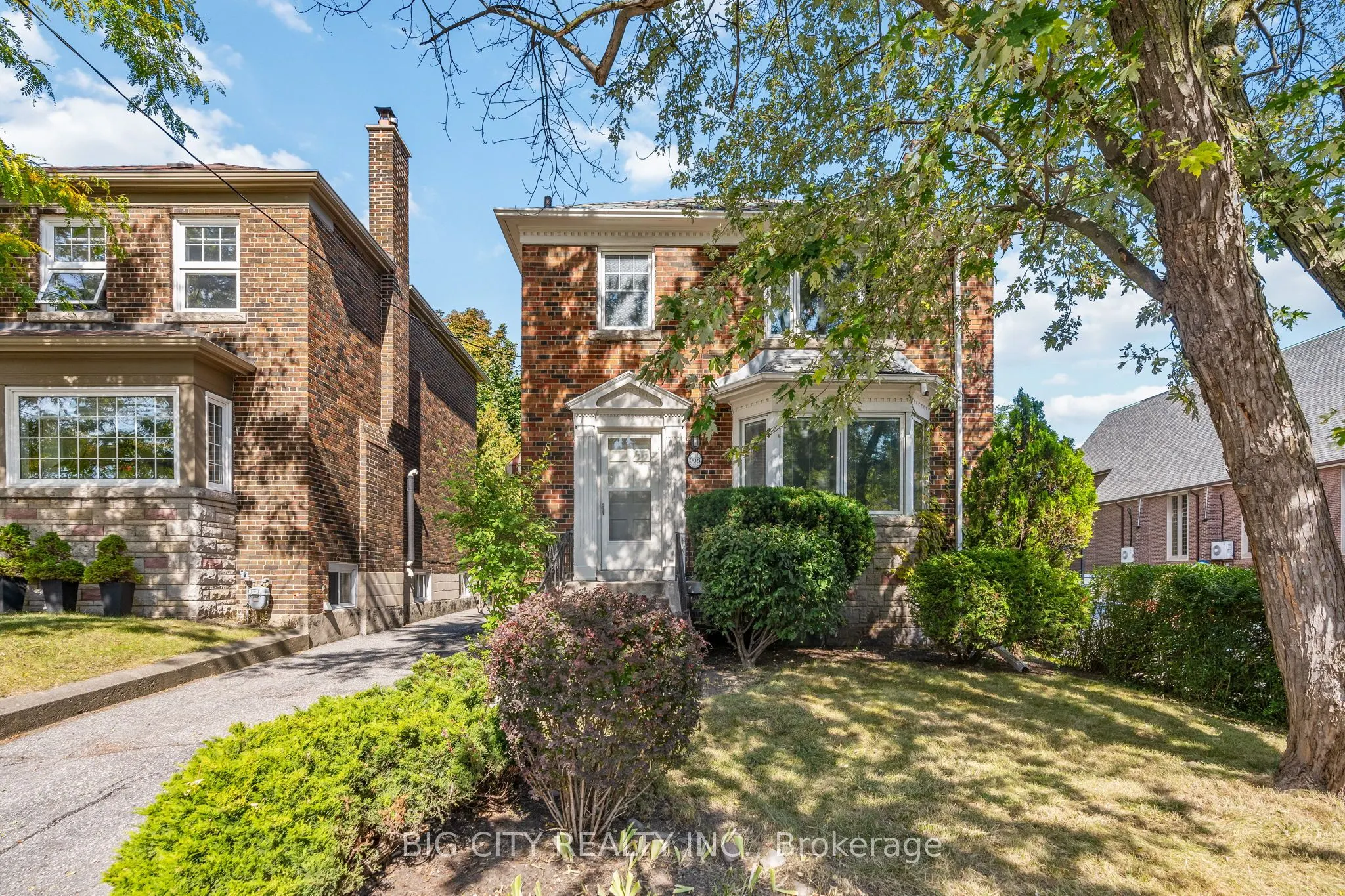 668 Eglinton Avenue E
