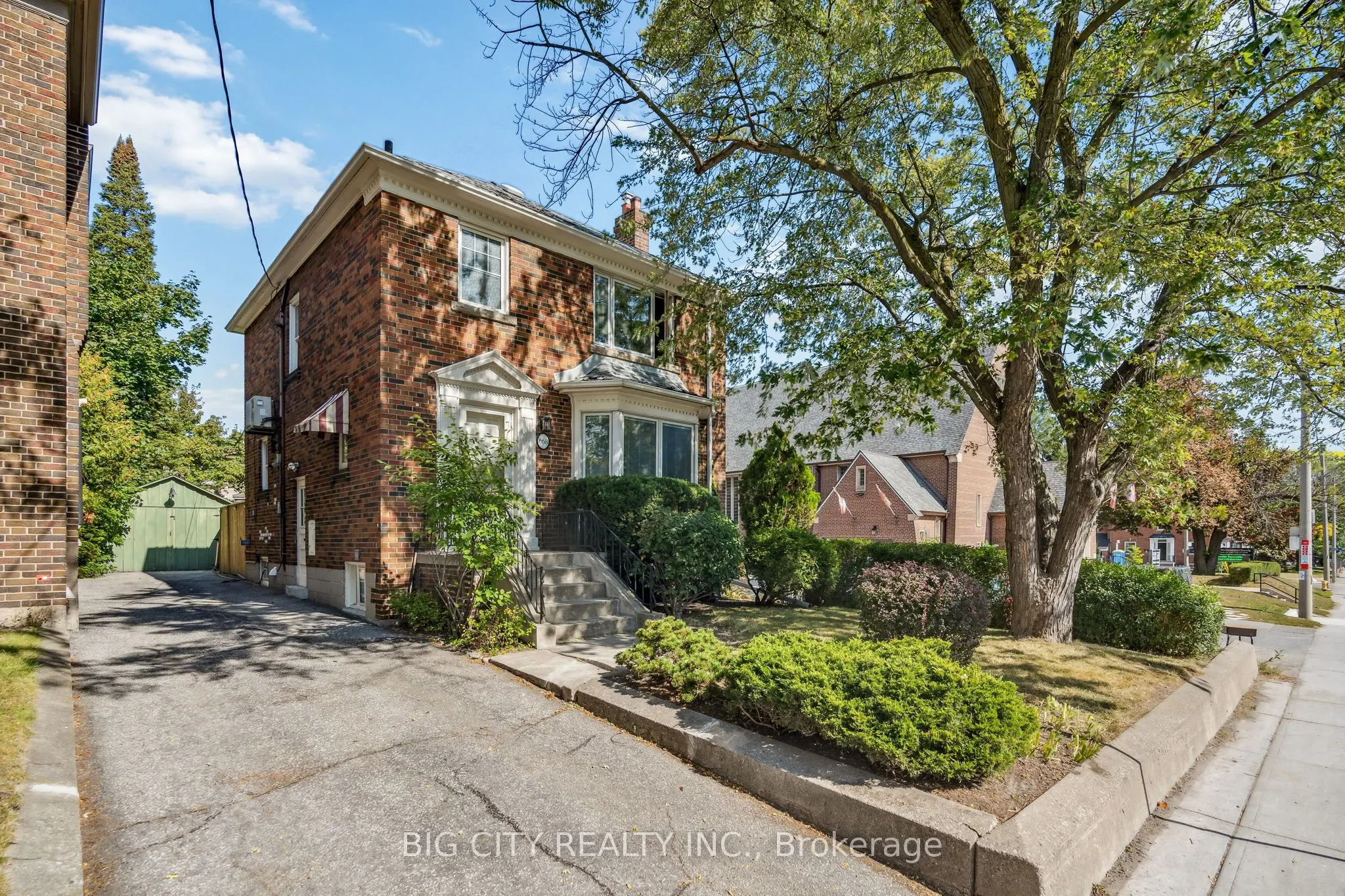 668 Eglinton Avenue E