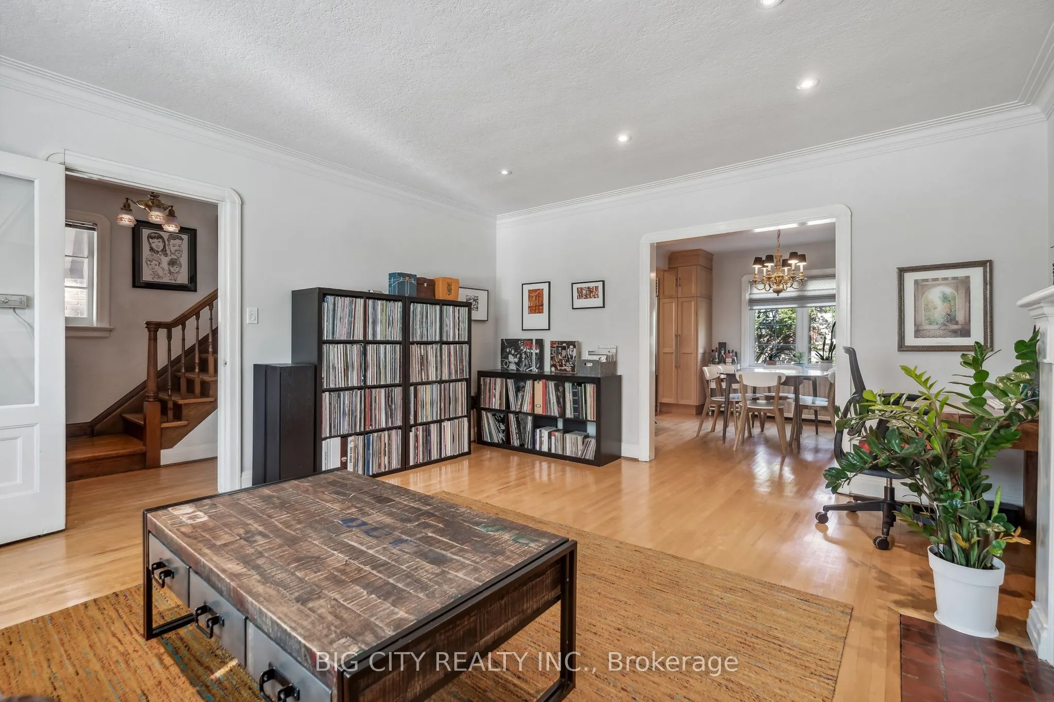 668 Eglinton Avenue E