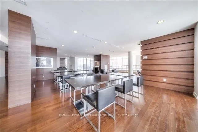 112 George Street, #410