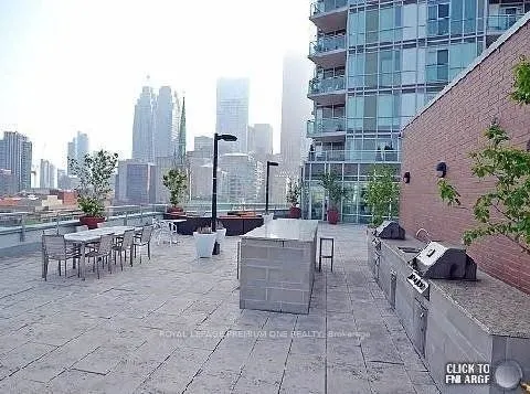 112 George Street, #410