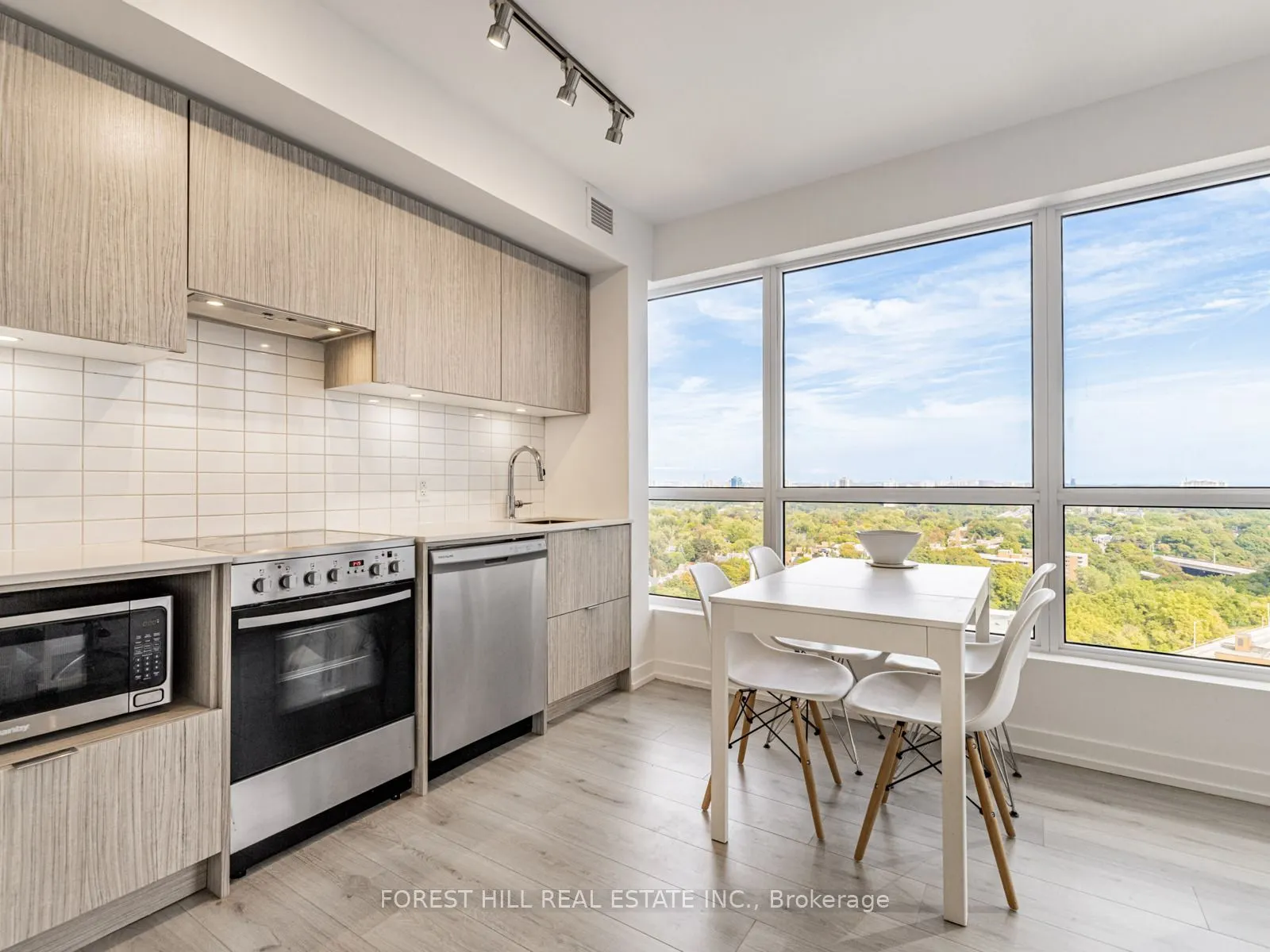 395 Bloor Street E, #1711