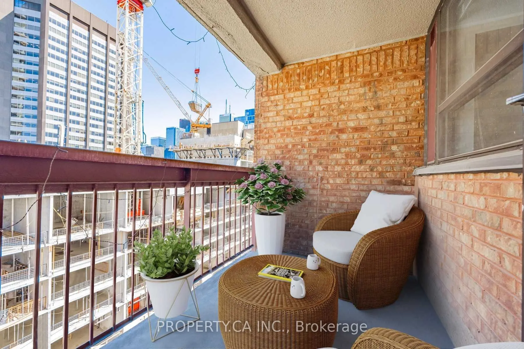 120 St Patrick Street, #807