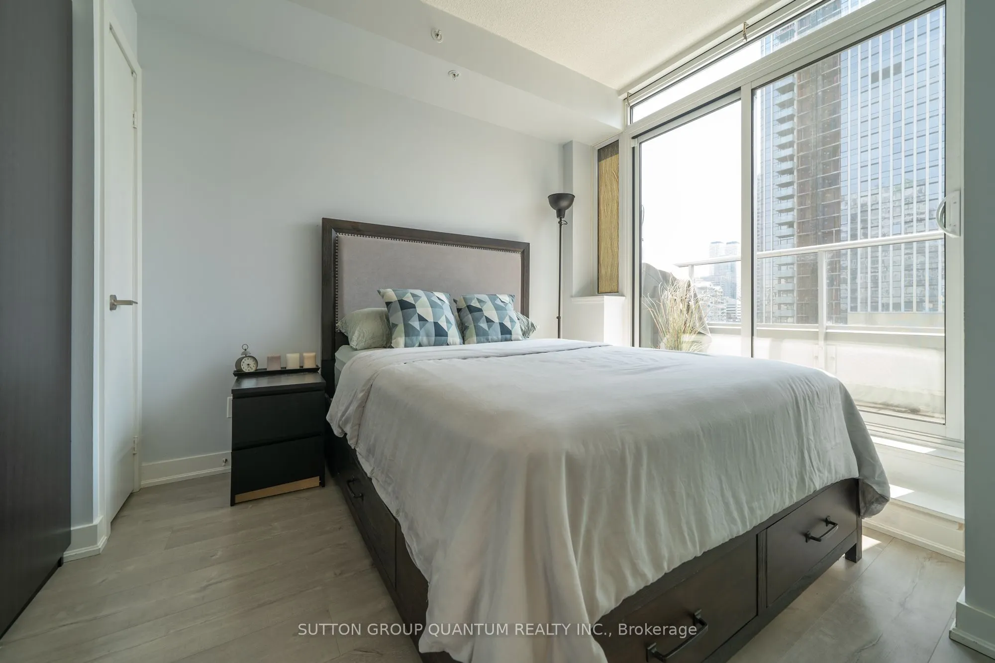 30 Nelson Street, #1705