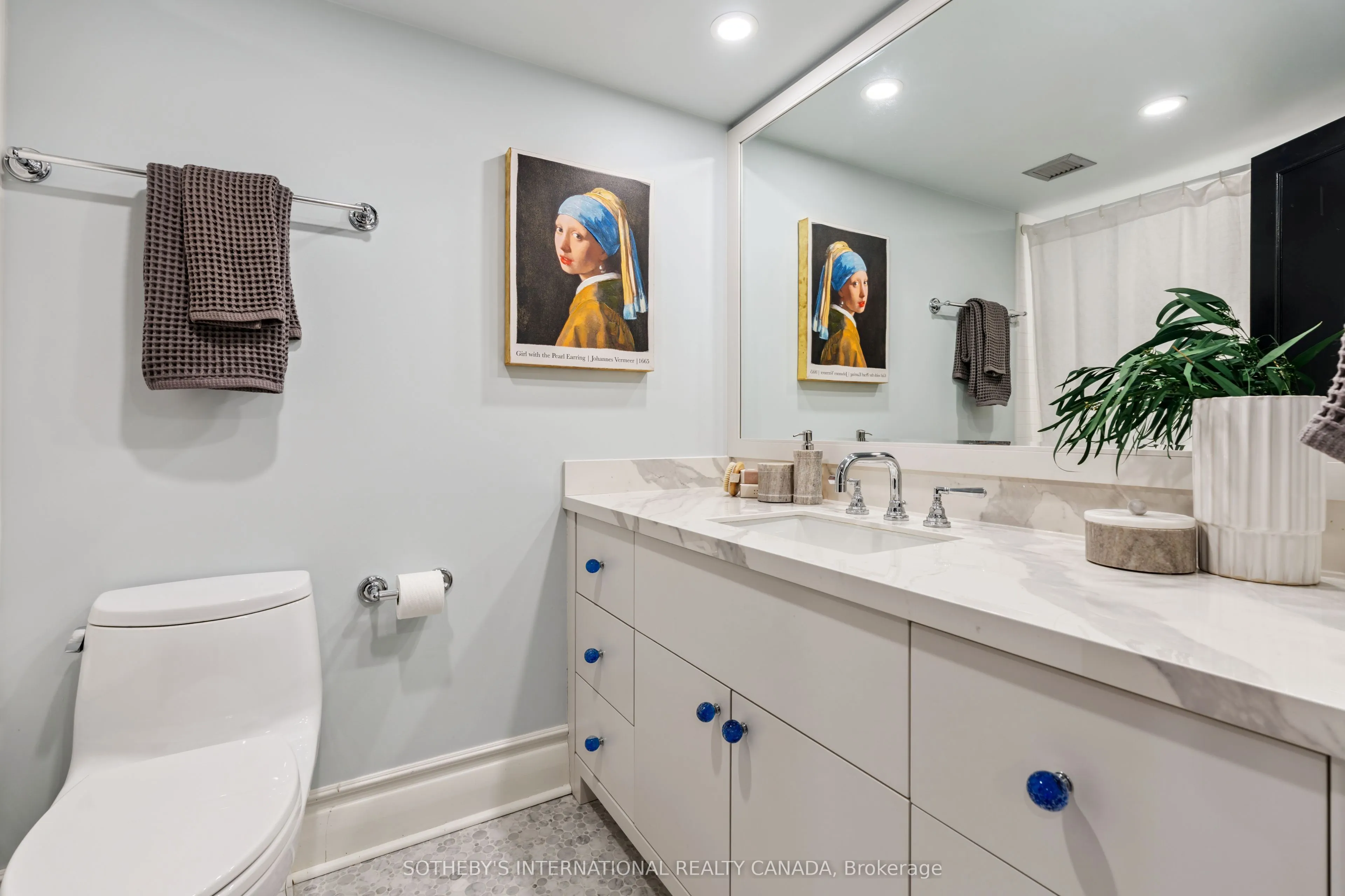 1166 Bay Street, #1205
