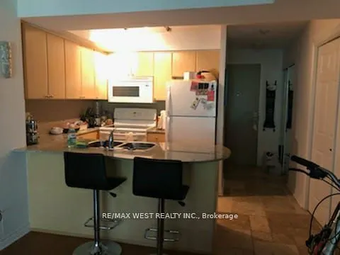 763 Bay Street, #408