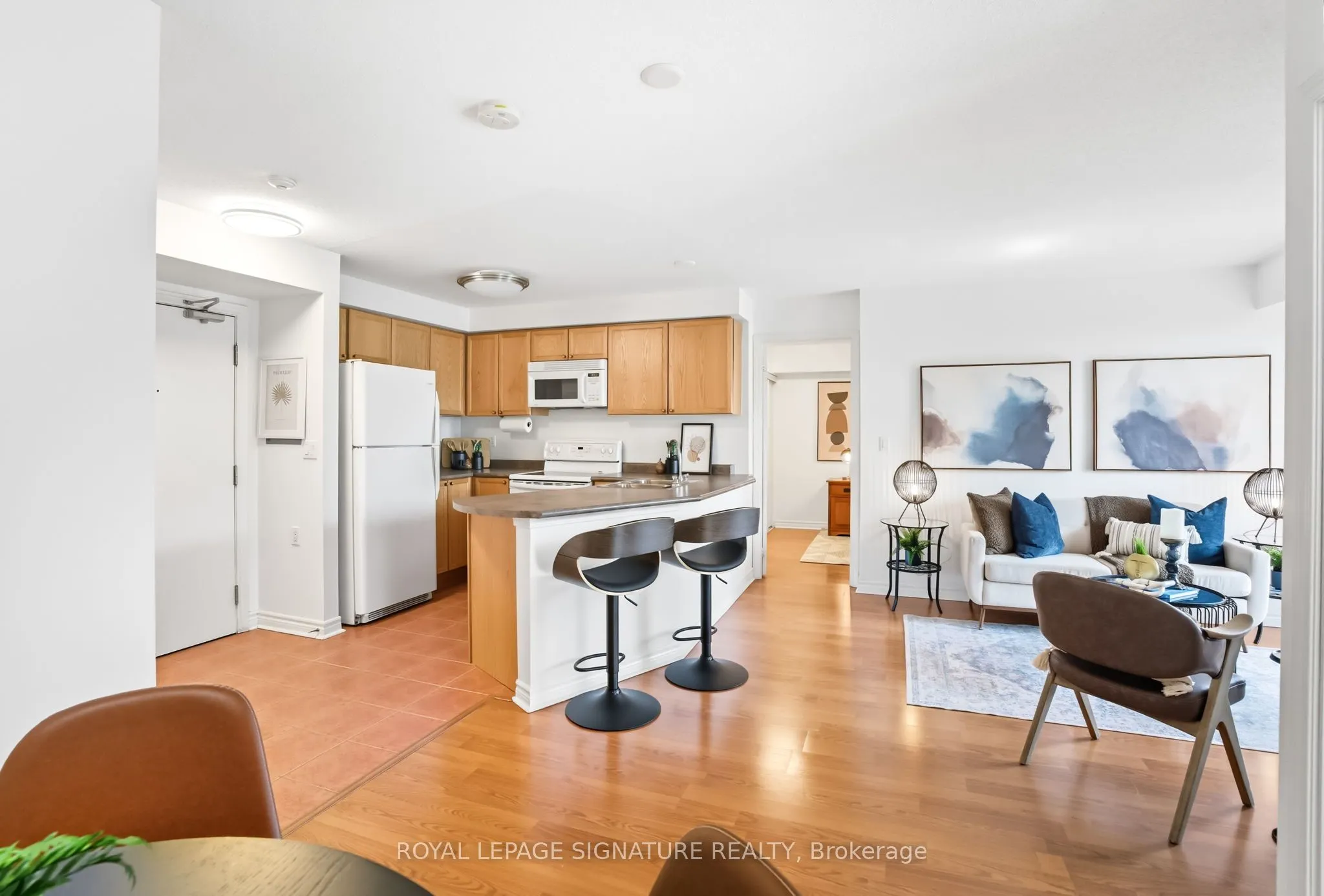 935 Sheppard Avenue W, #402
