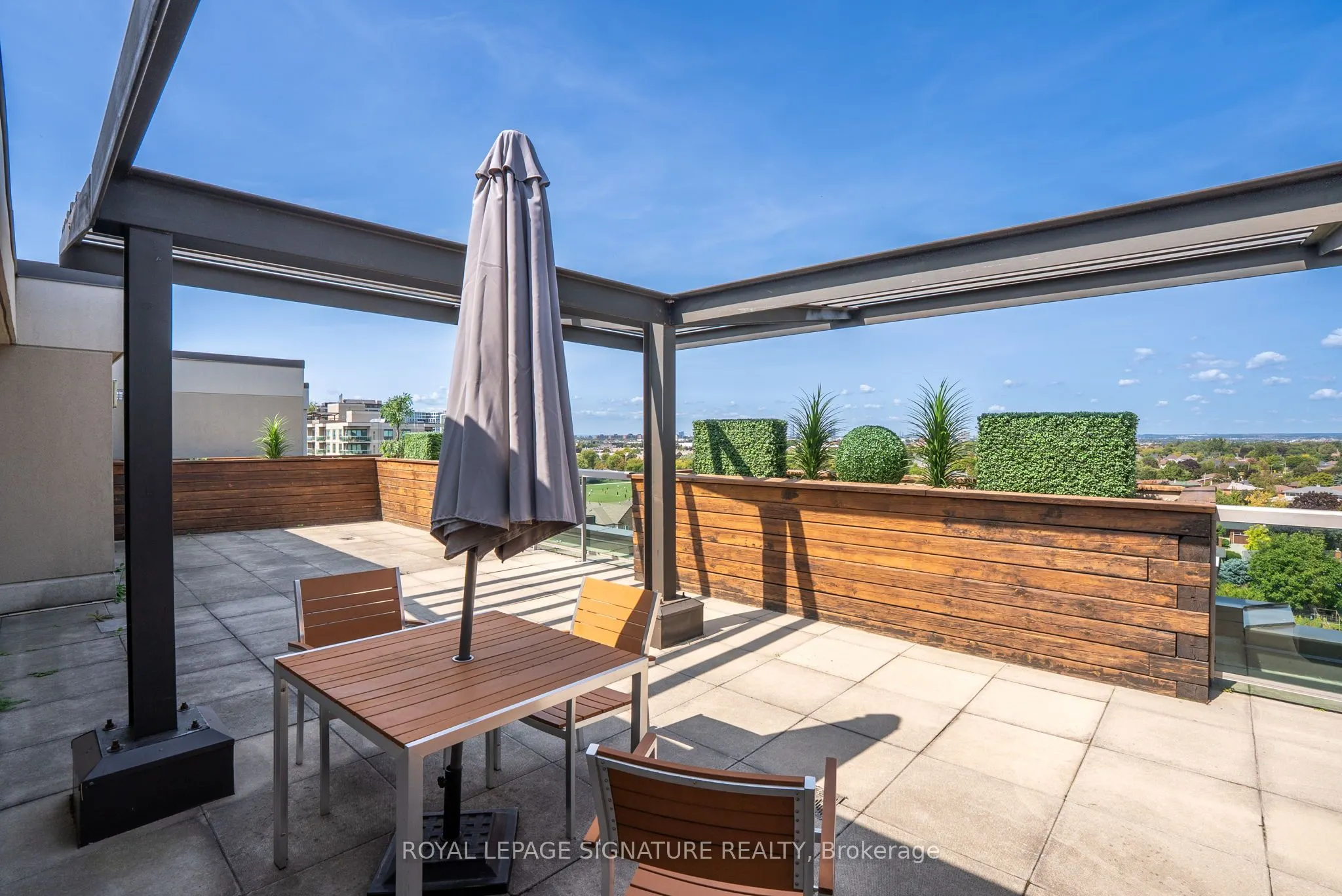 935 Sheppard Avenue W, #402