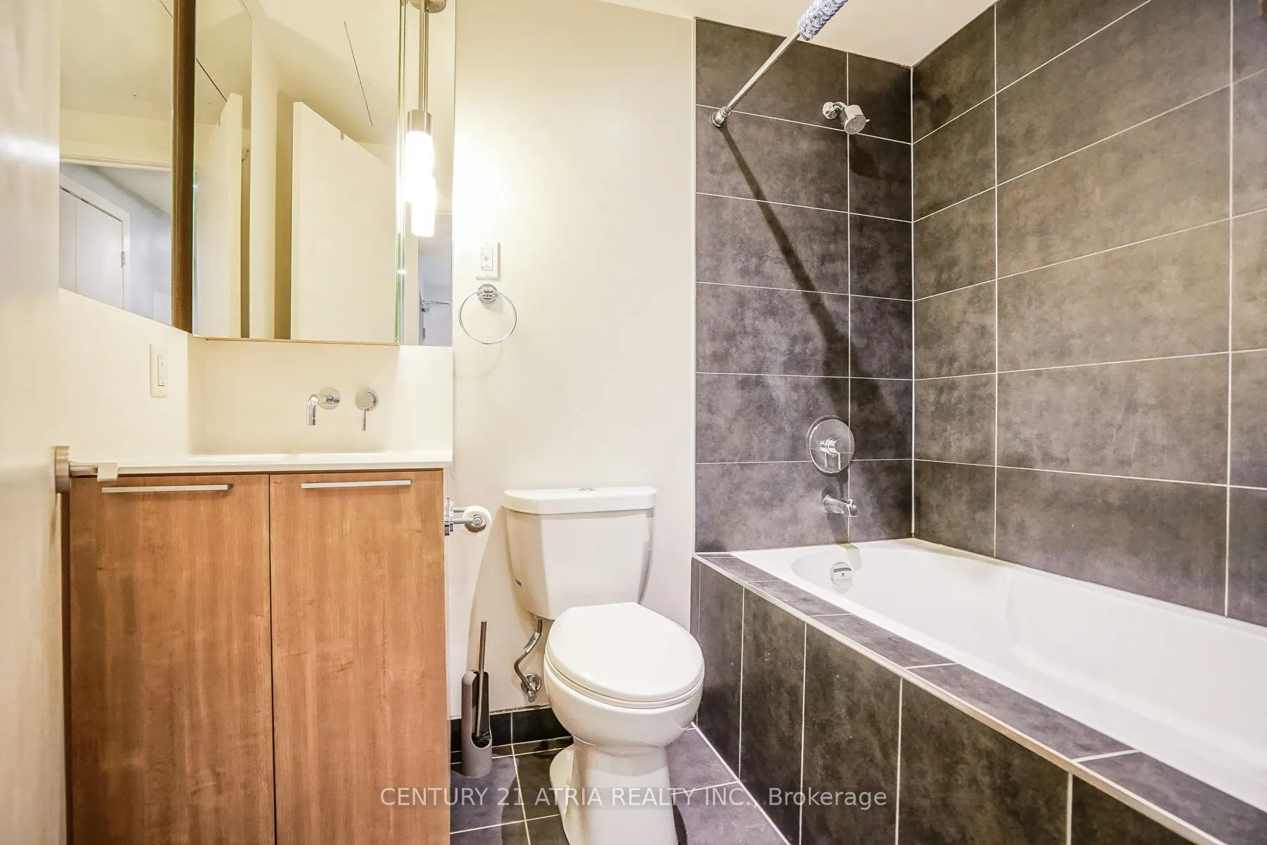 650 King Street W, #311