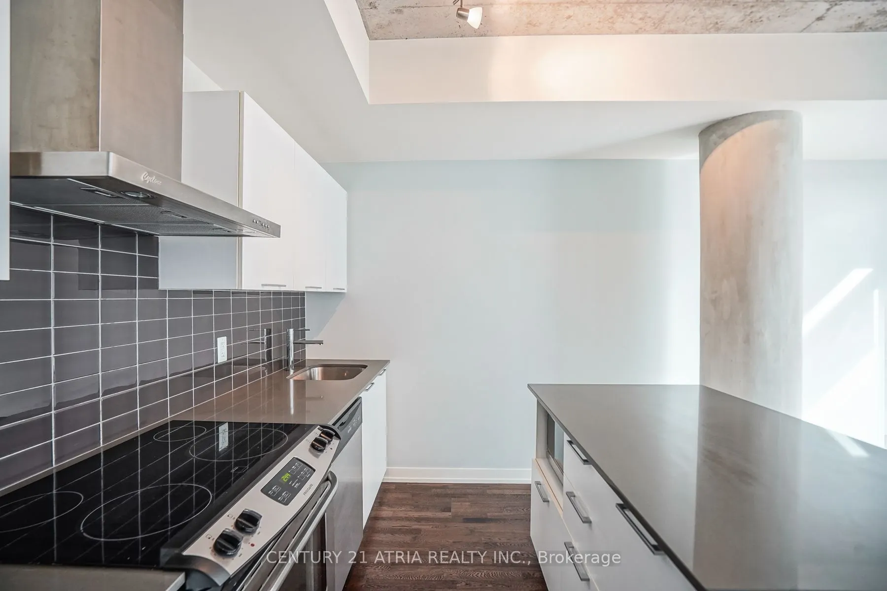 650 King Street W, #311
