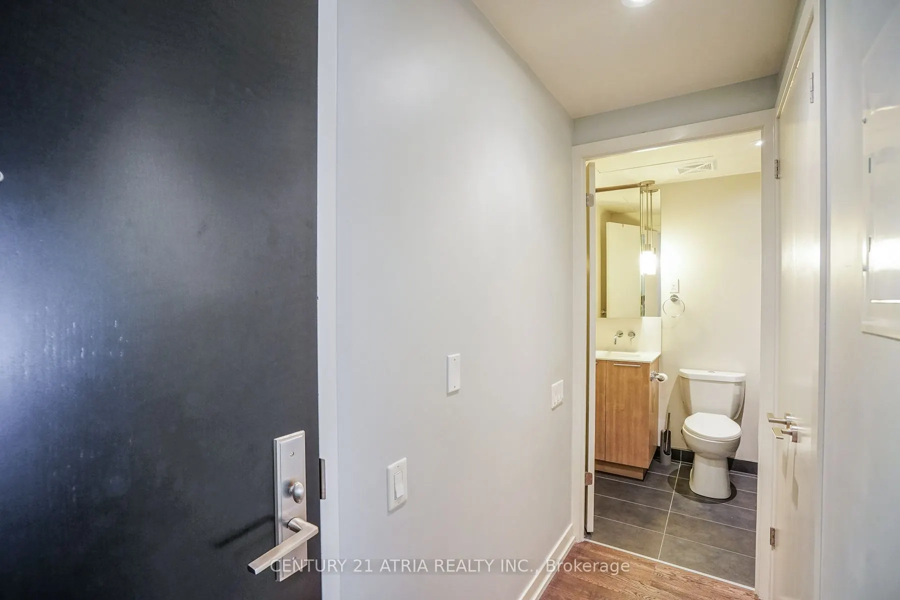 650 King Street W, #311