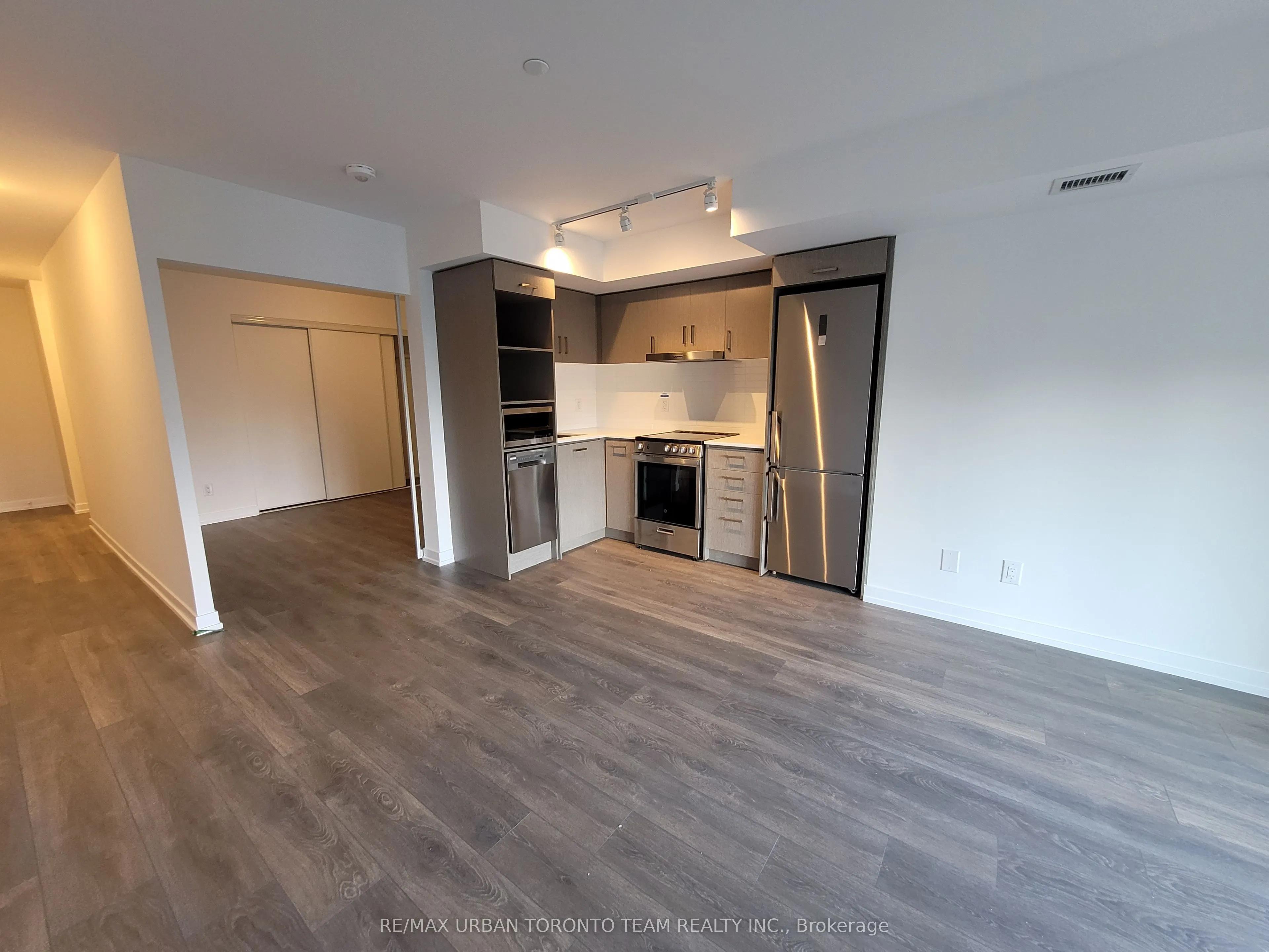 219 Dundas Street E, #1101