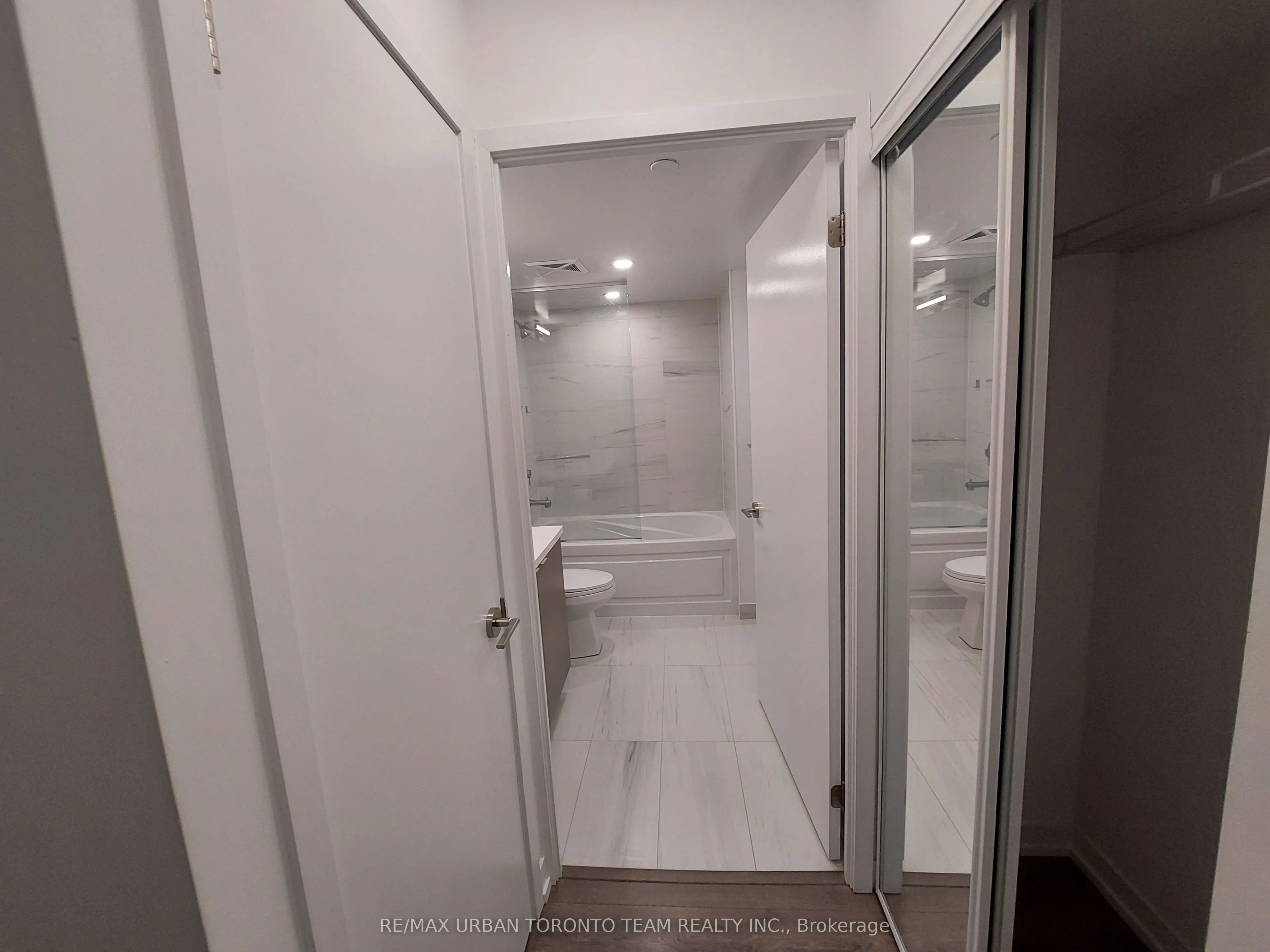 219 Dundas Street E, #1101