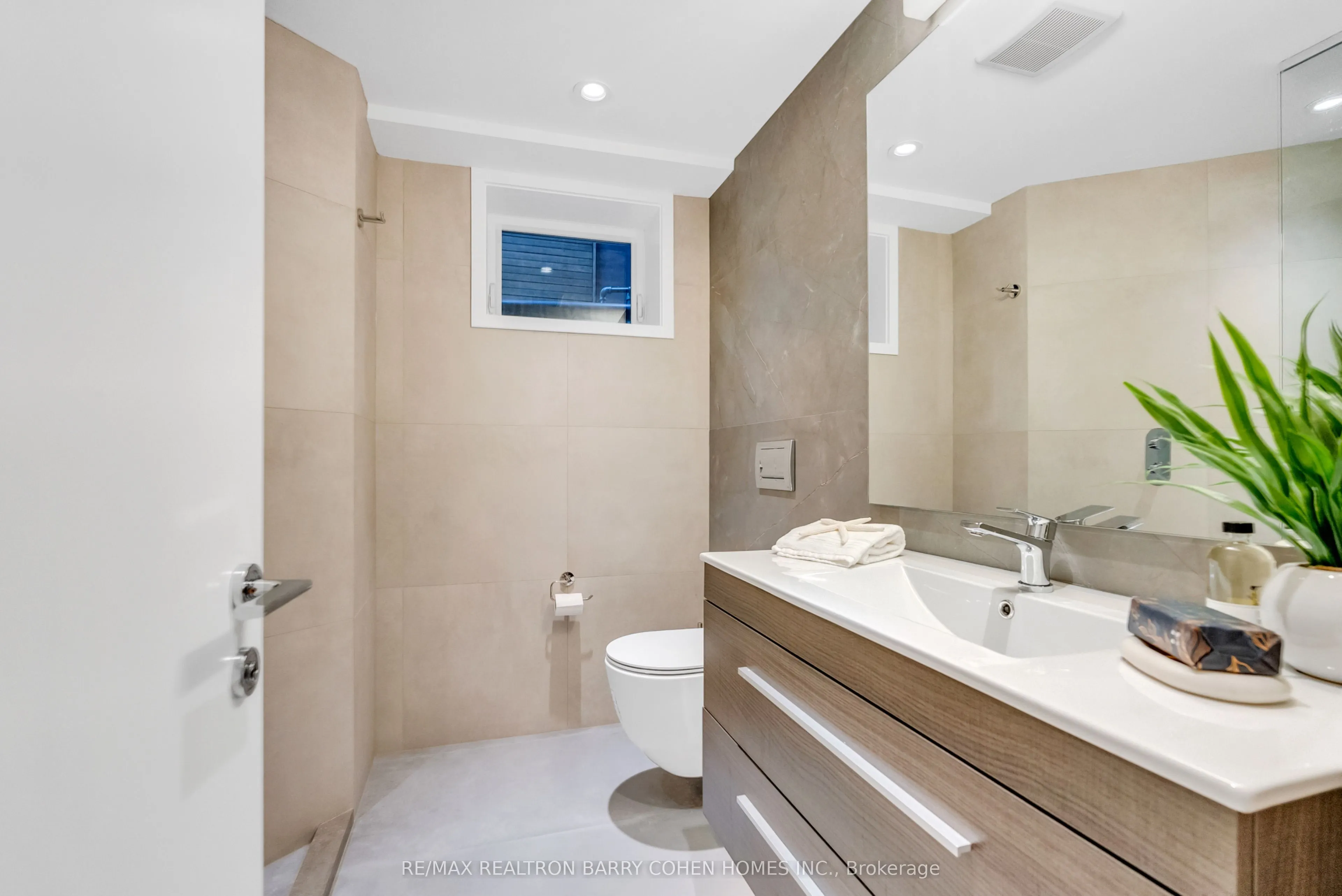 18 Astley Avenue