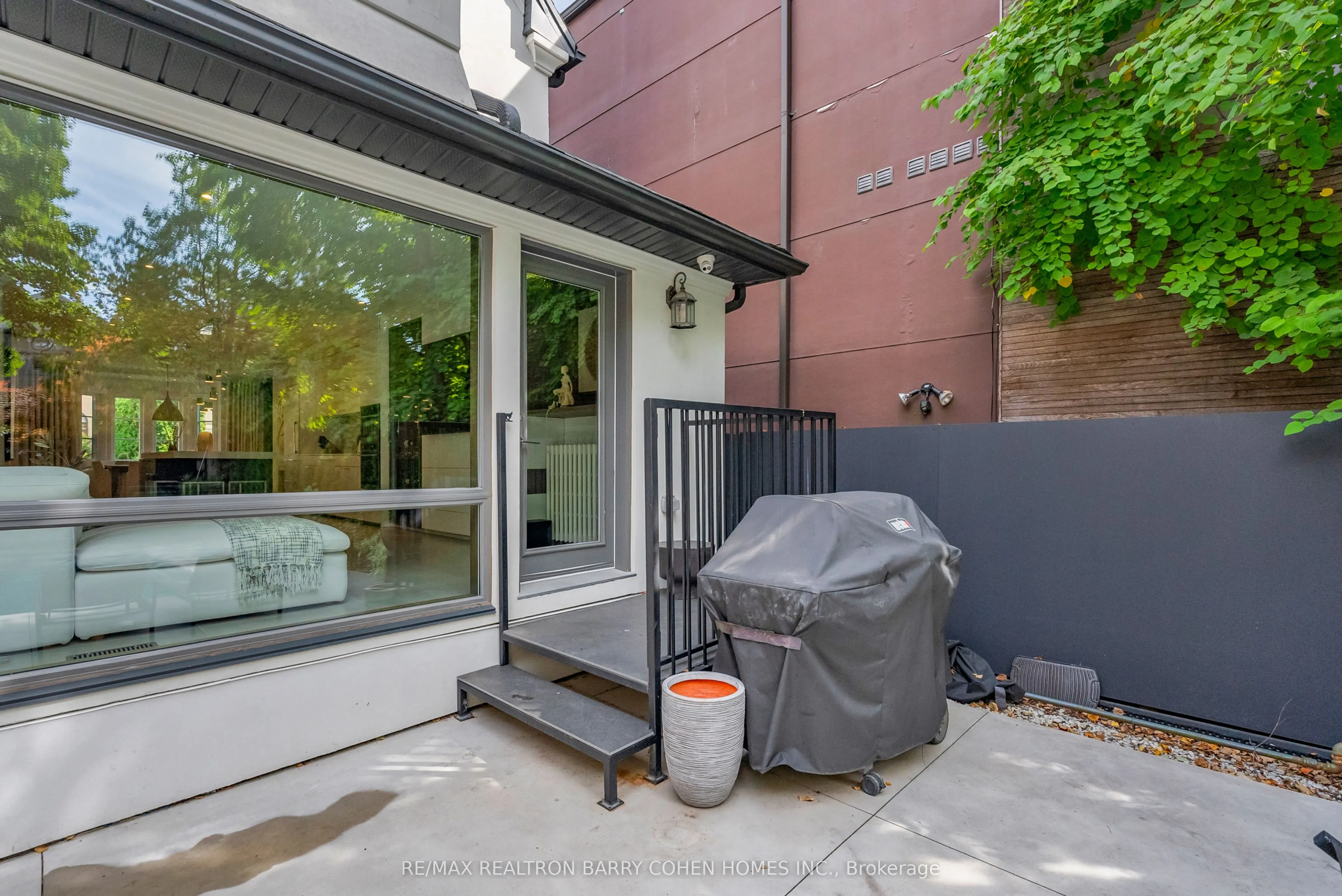 18 Astley Avenue