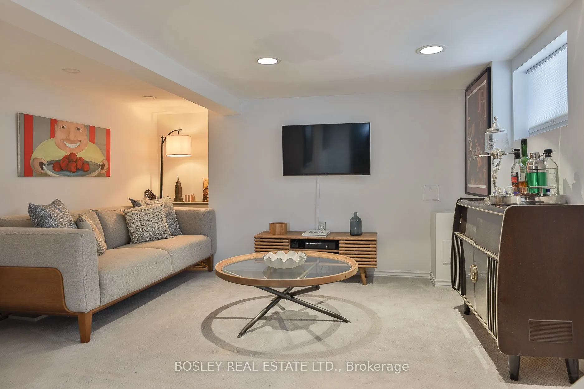 583 Broadway Avenue