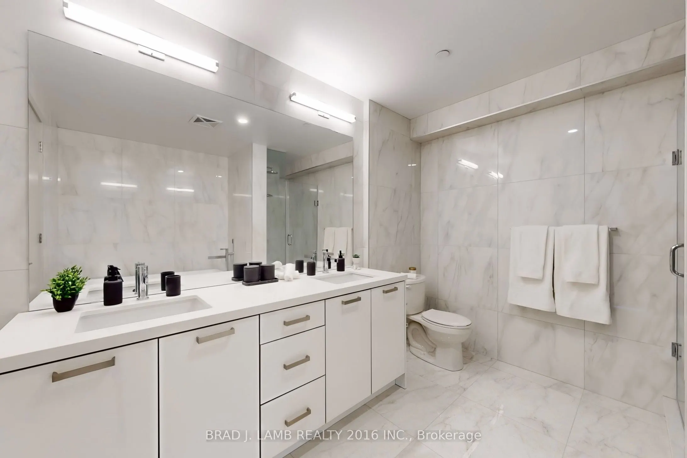 458 Richmond Street W, #1701