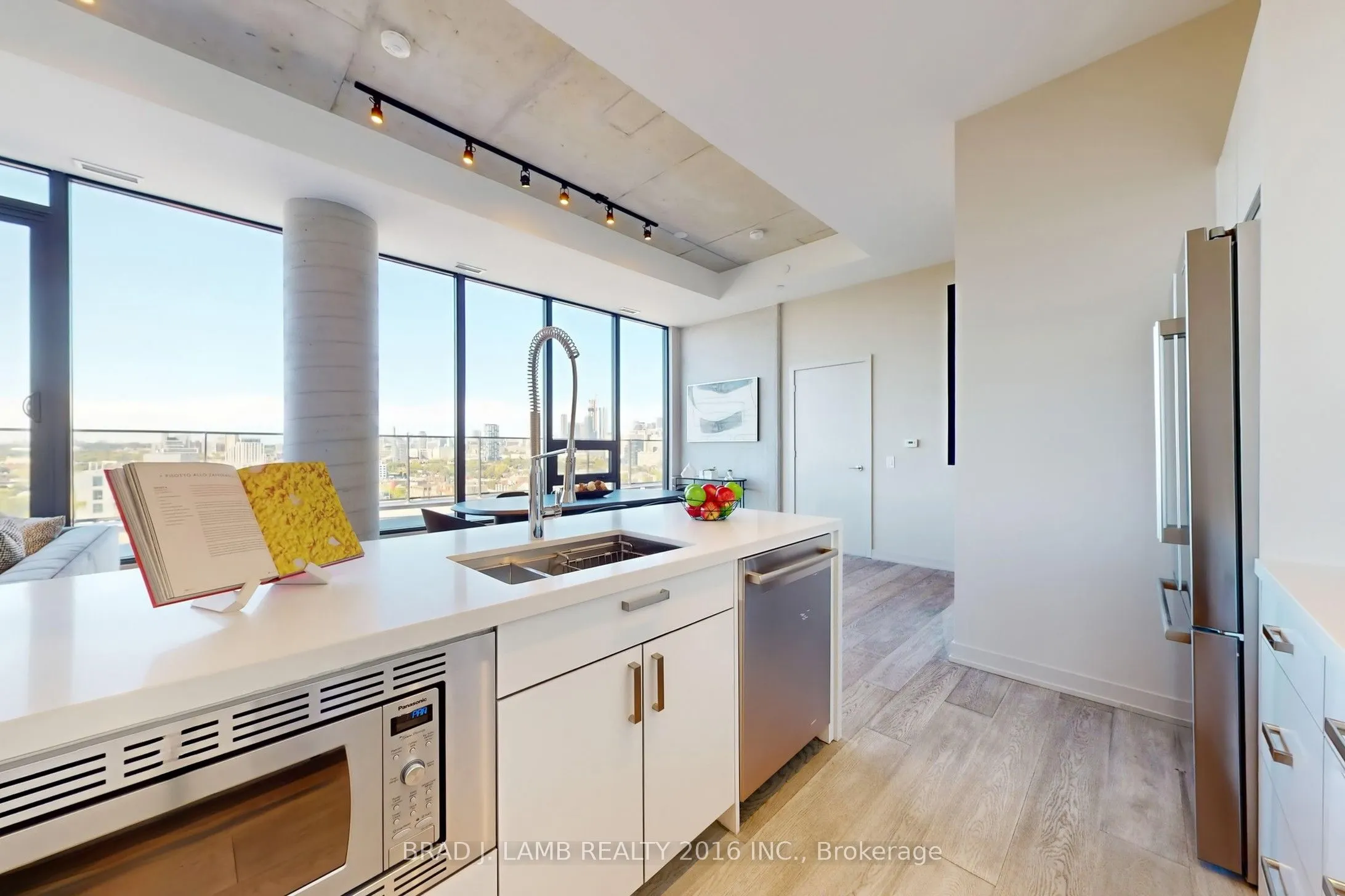 458 Richmond Street W, #1701