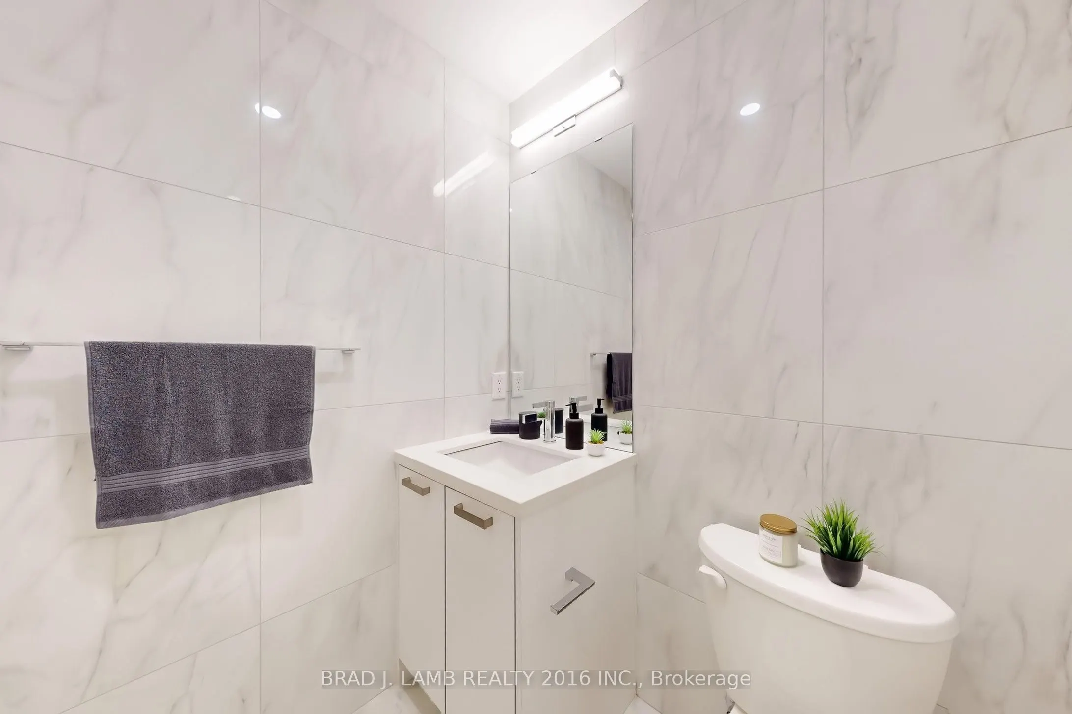 458 Richmond Street W, #1701