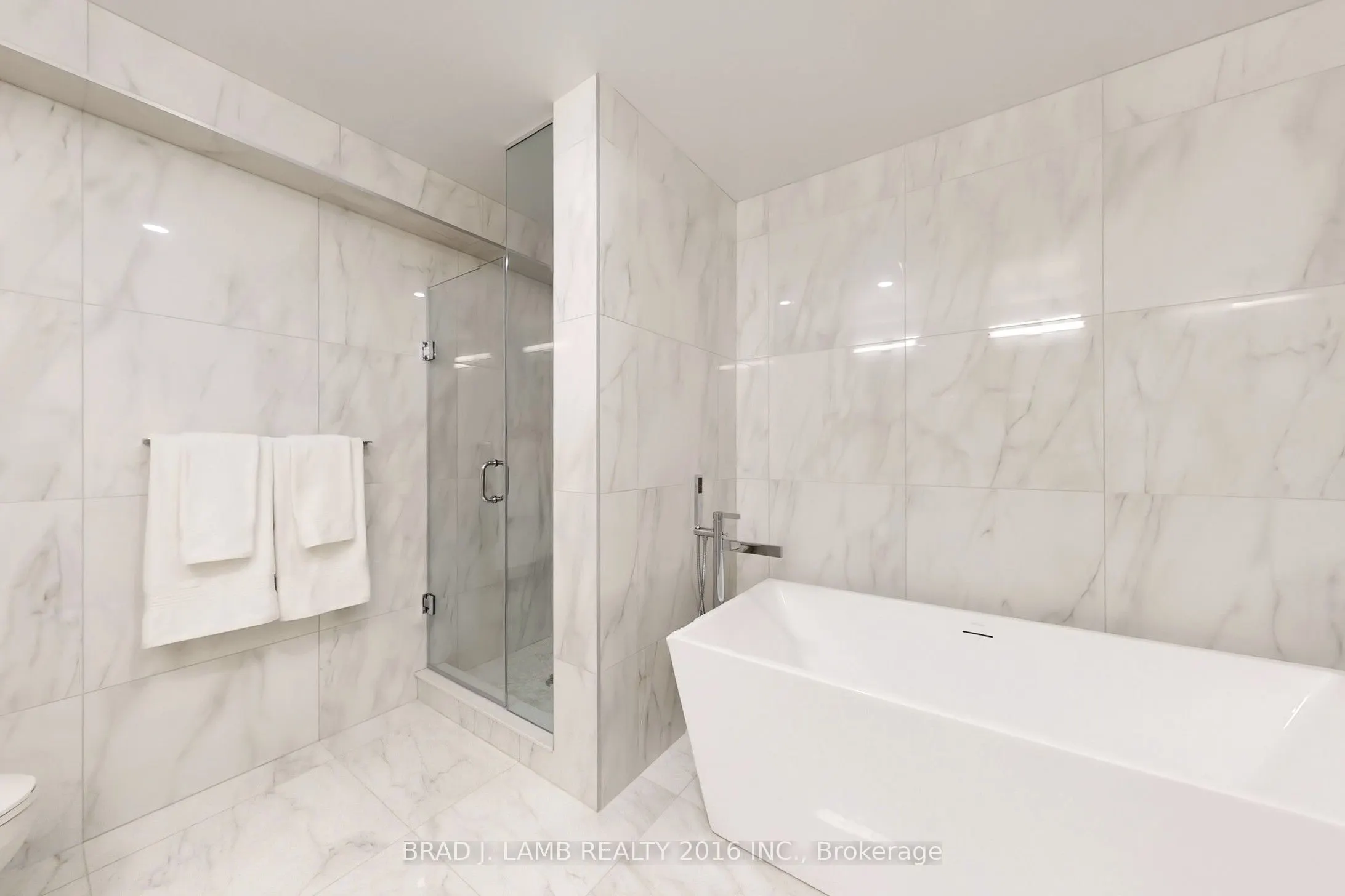 458 Richmond Street W, #1701