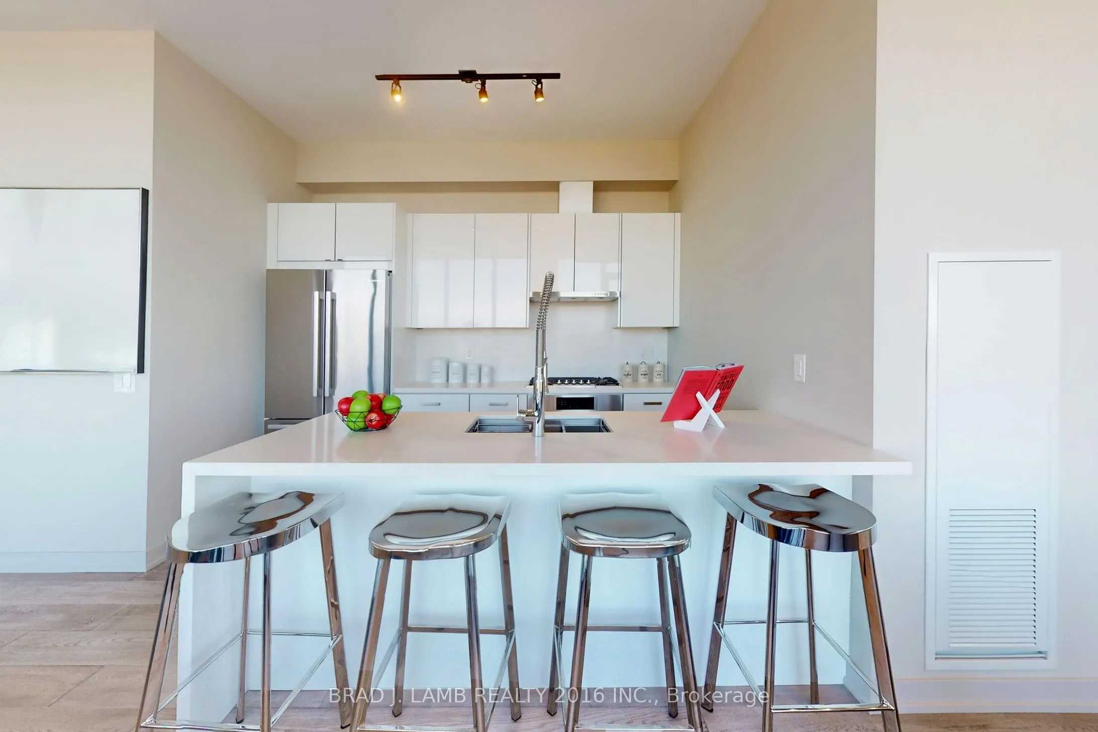 458 Richmond Street W, #1701