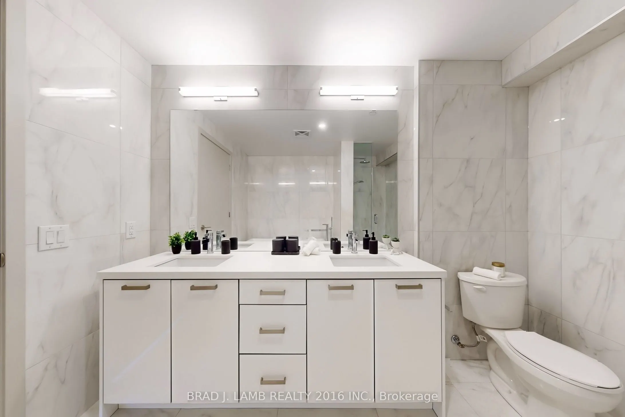 458 Richmond Street W, #1701