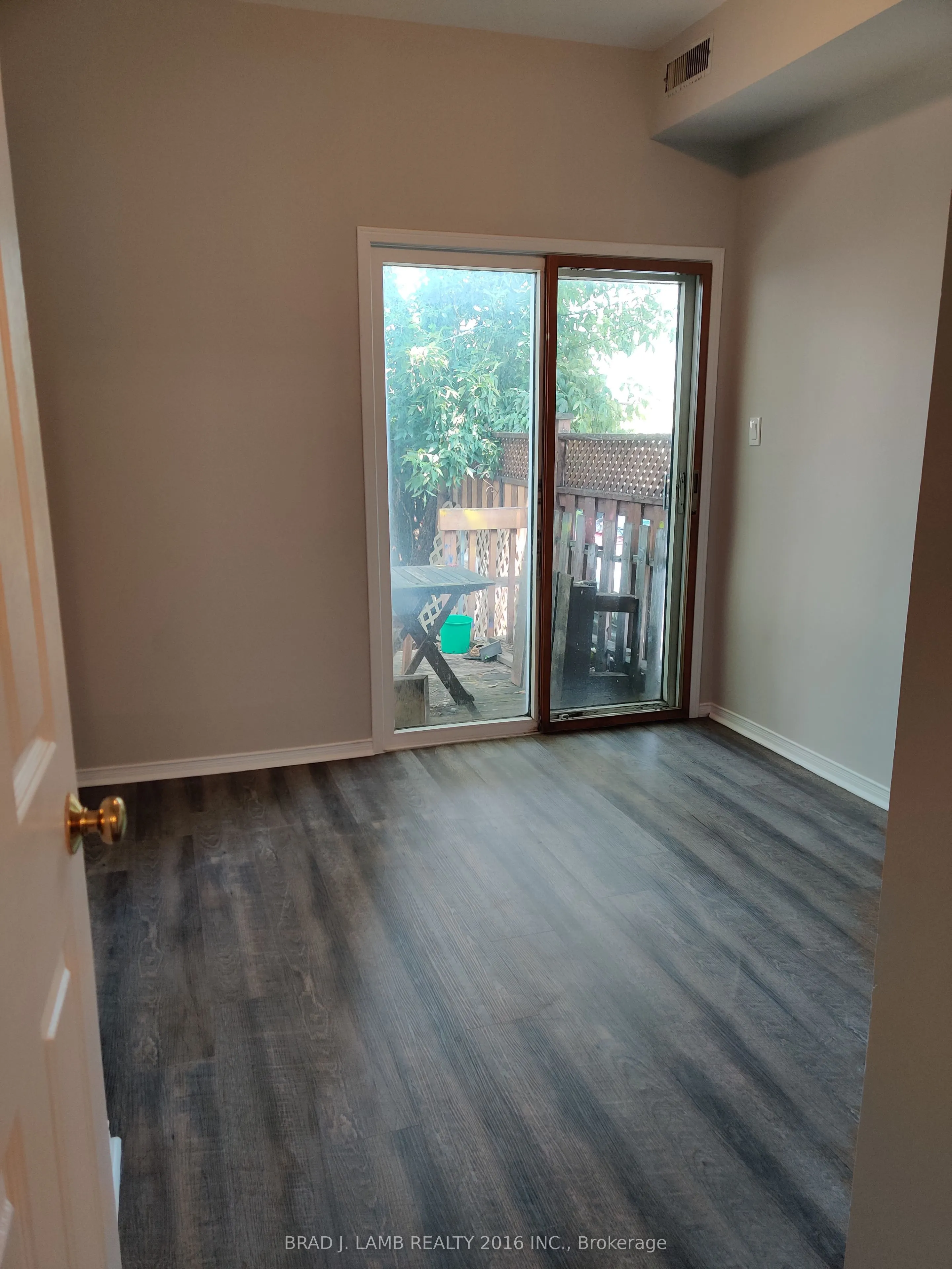 550 Dupont Street, #Main