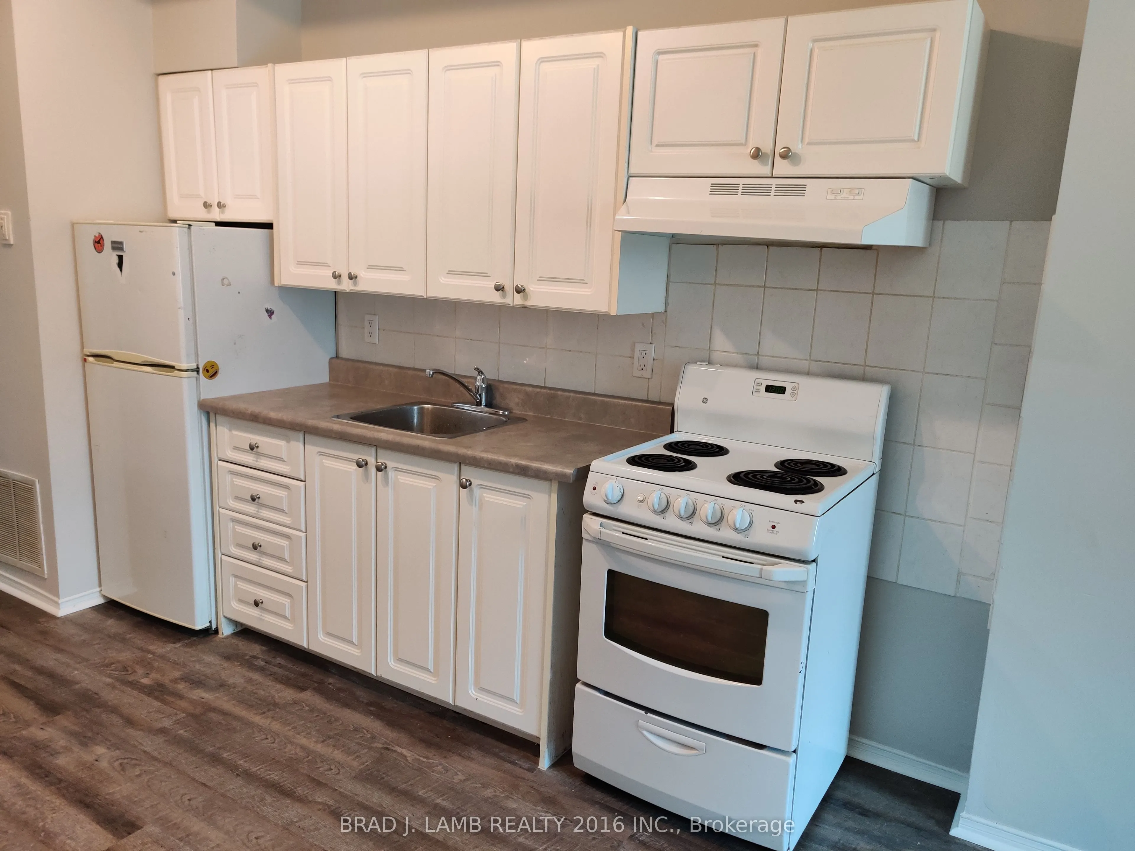550 Dupont Street, #Main
