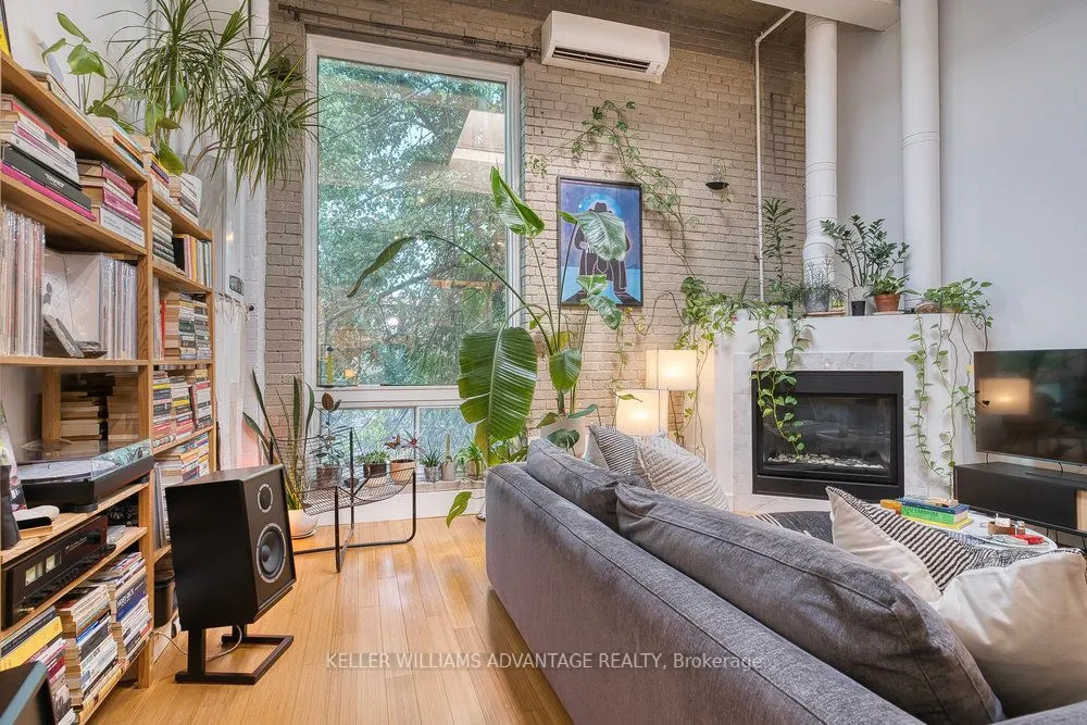 264 Seaton Street, #206