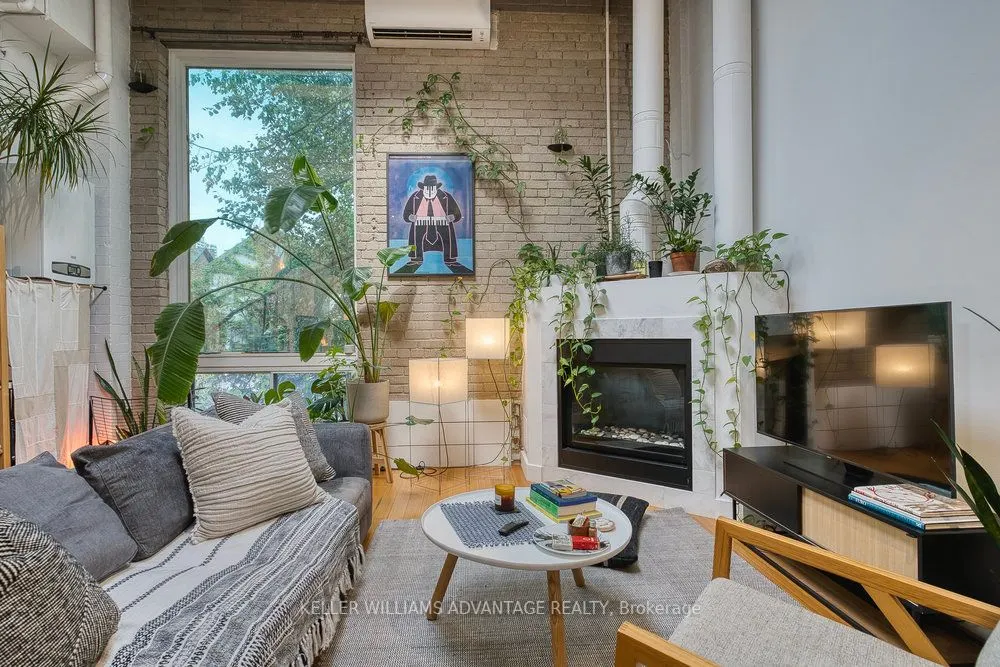 264 Seaton Street, #206