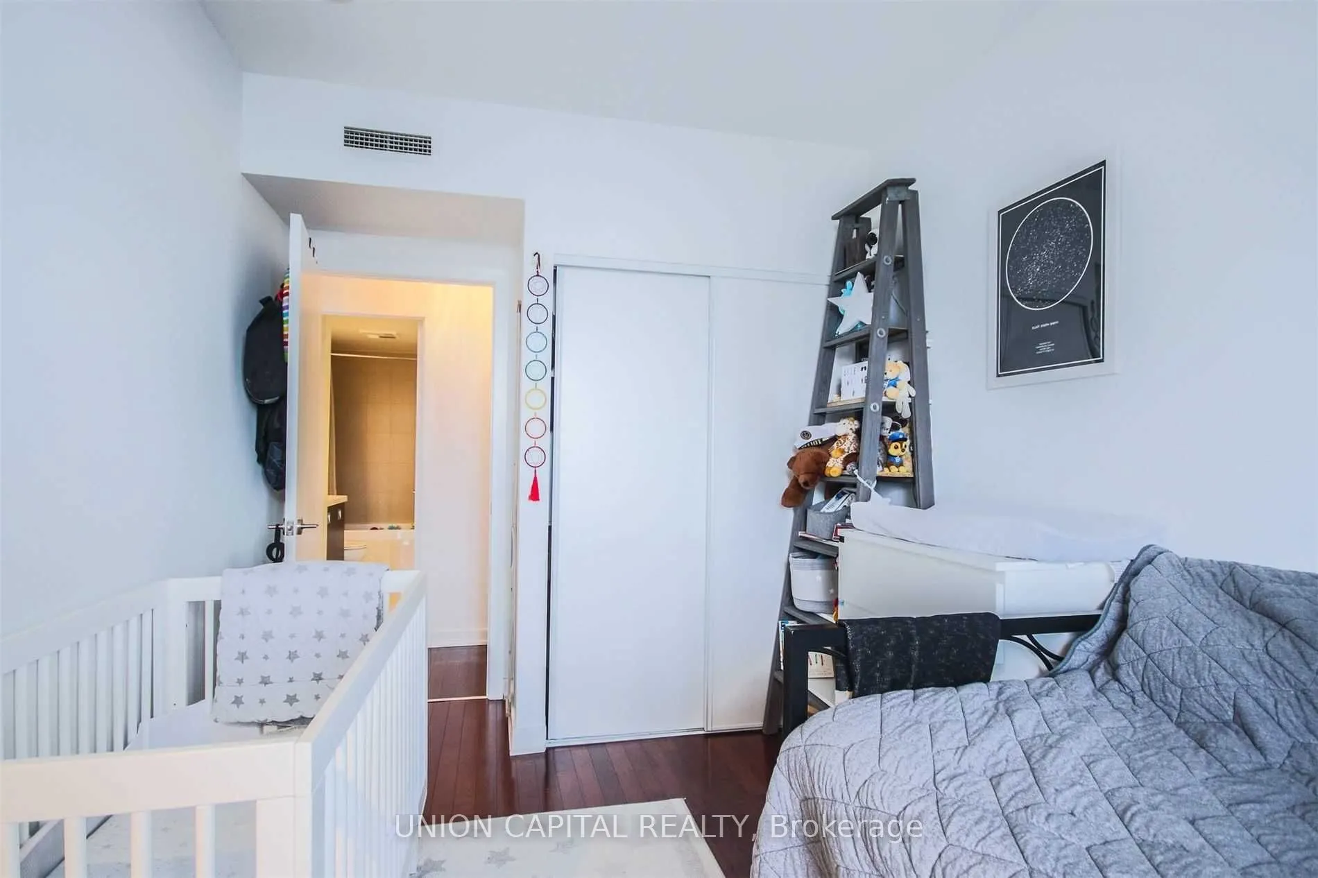 33 Charles Street E, #3905