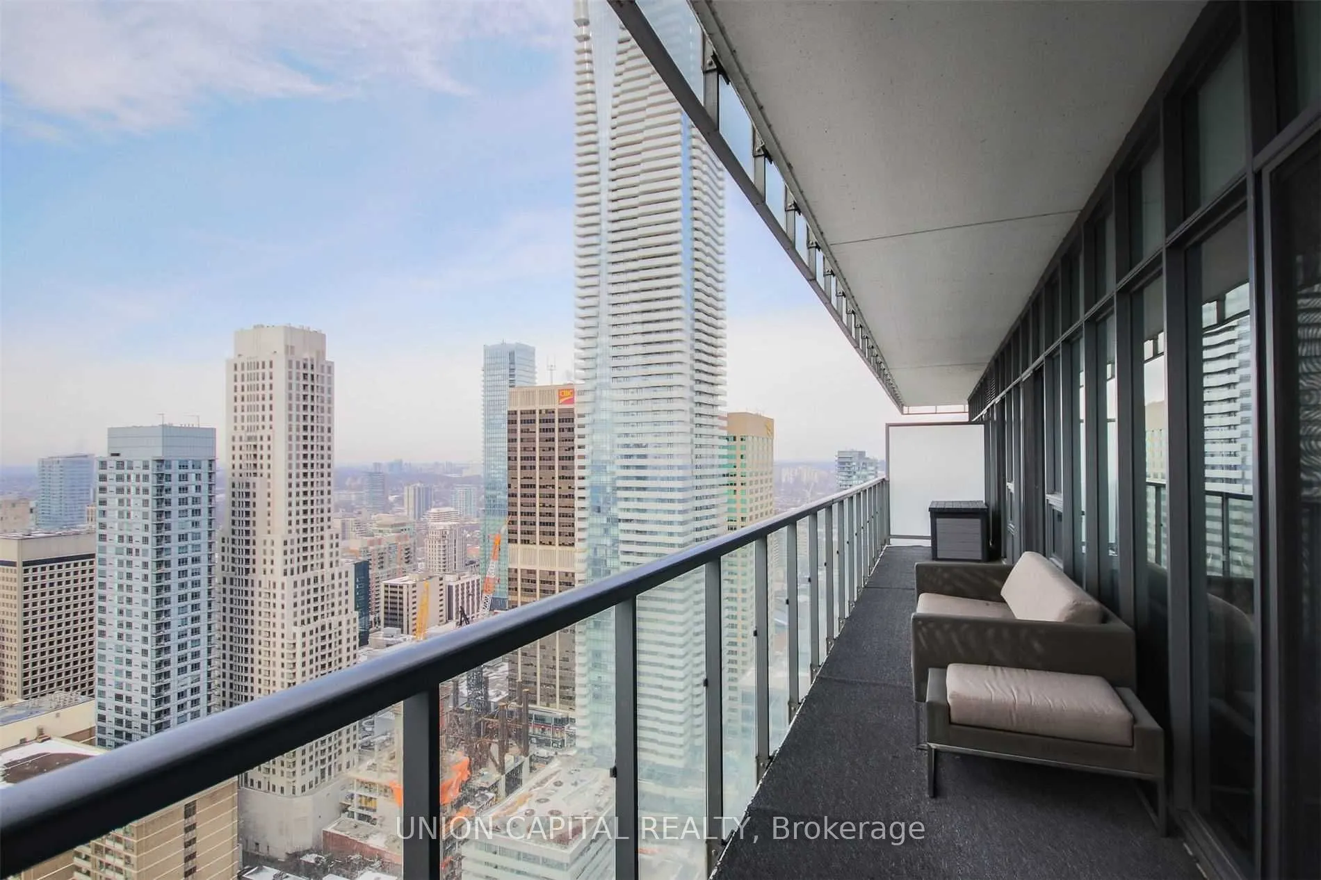 33 Charles Street E, #3905