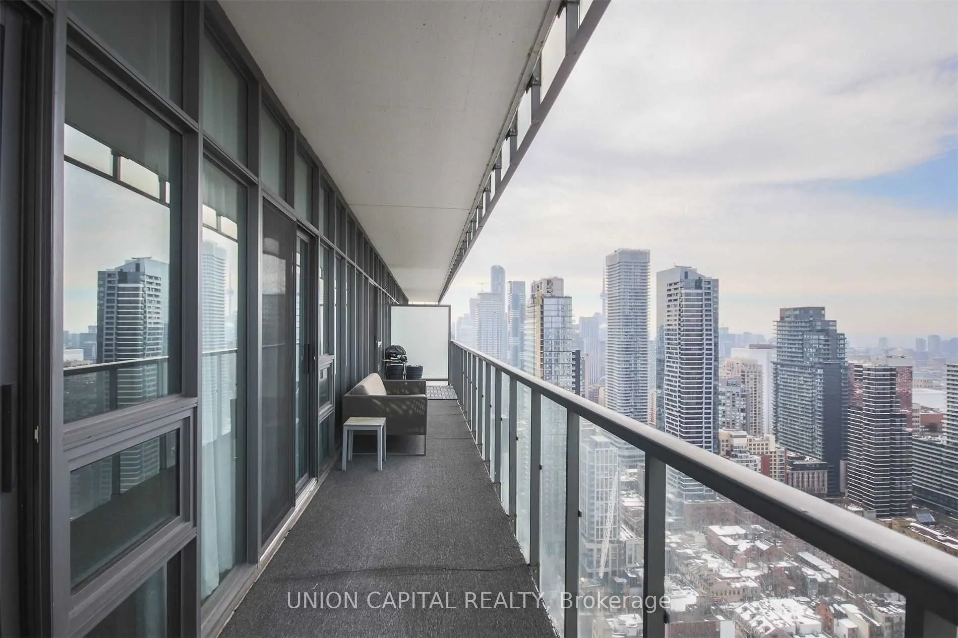 33 Charles Street E, #3905