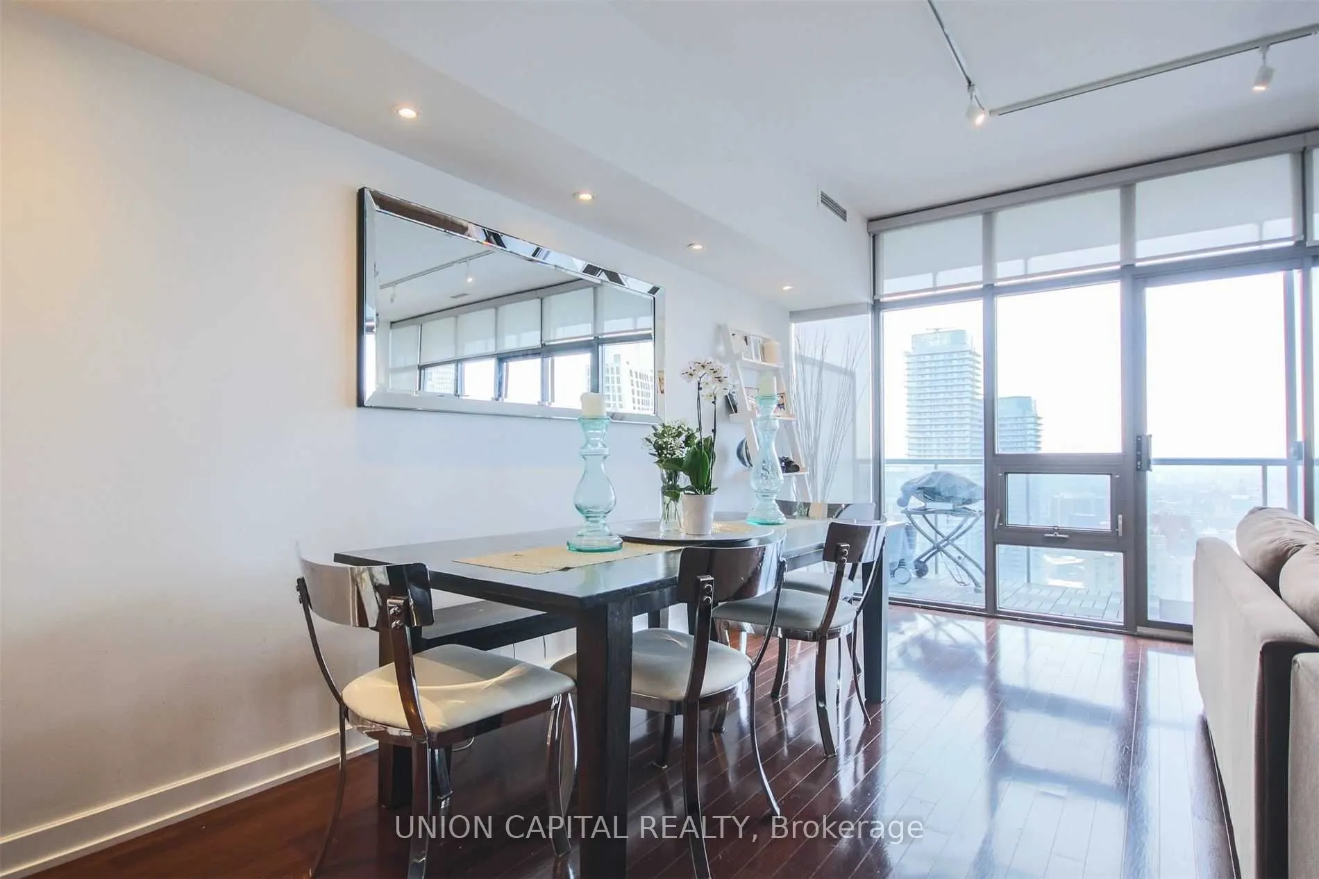 33 Charles Street E, #3905