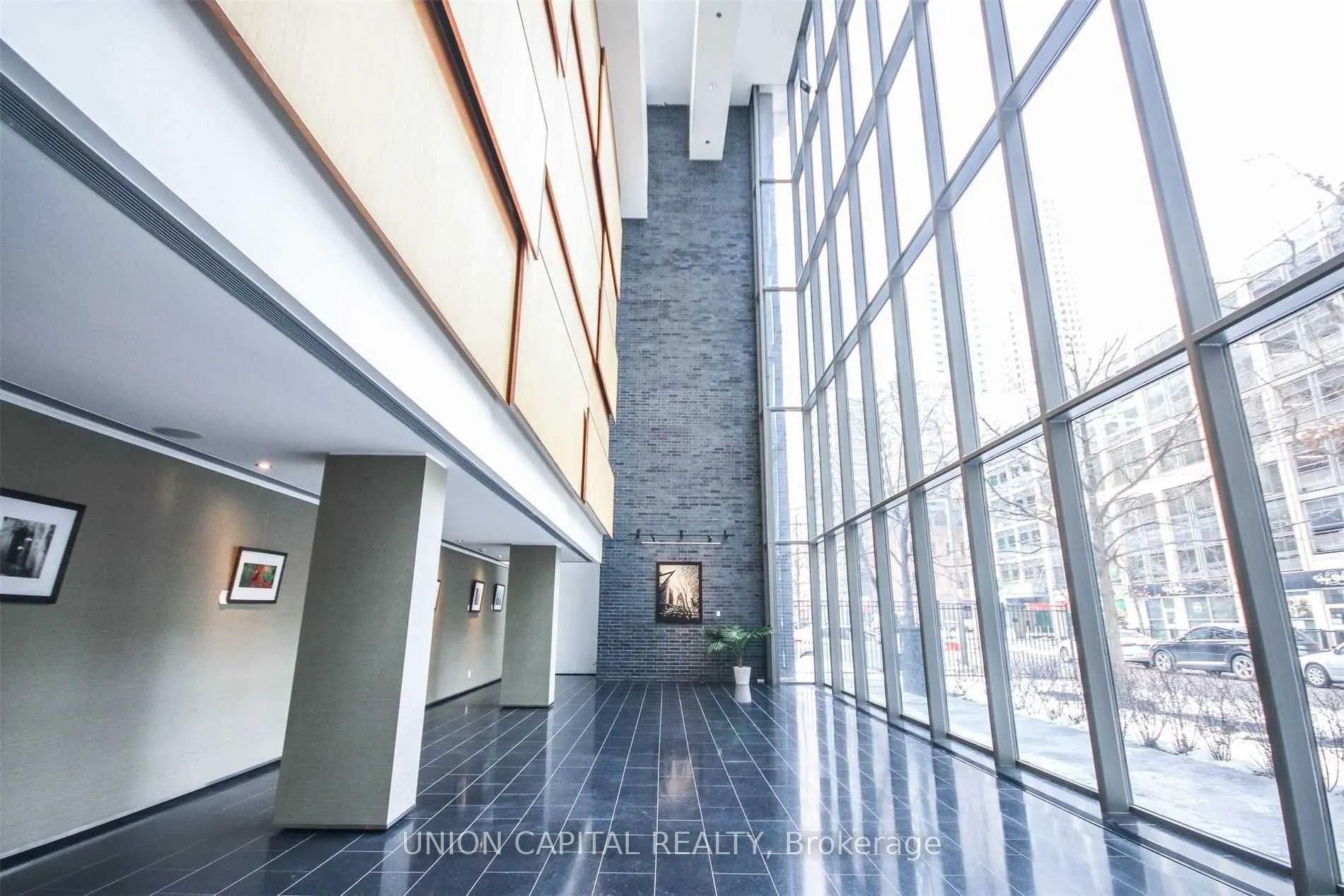 33 Charles Street E, #3905