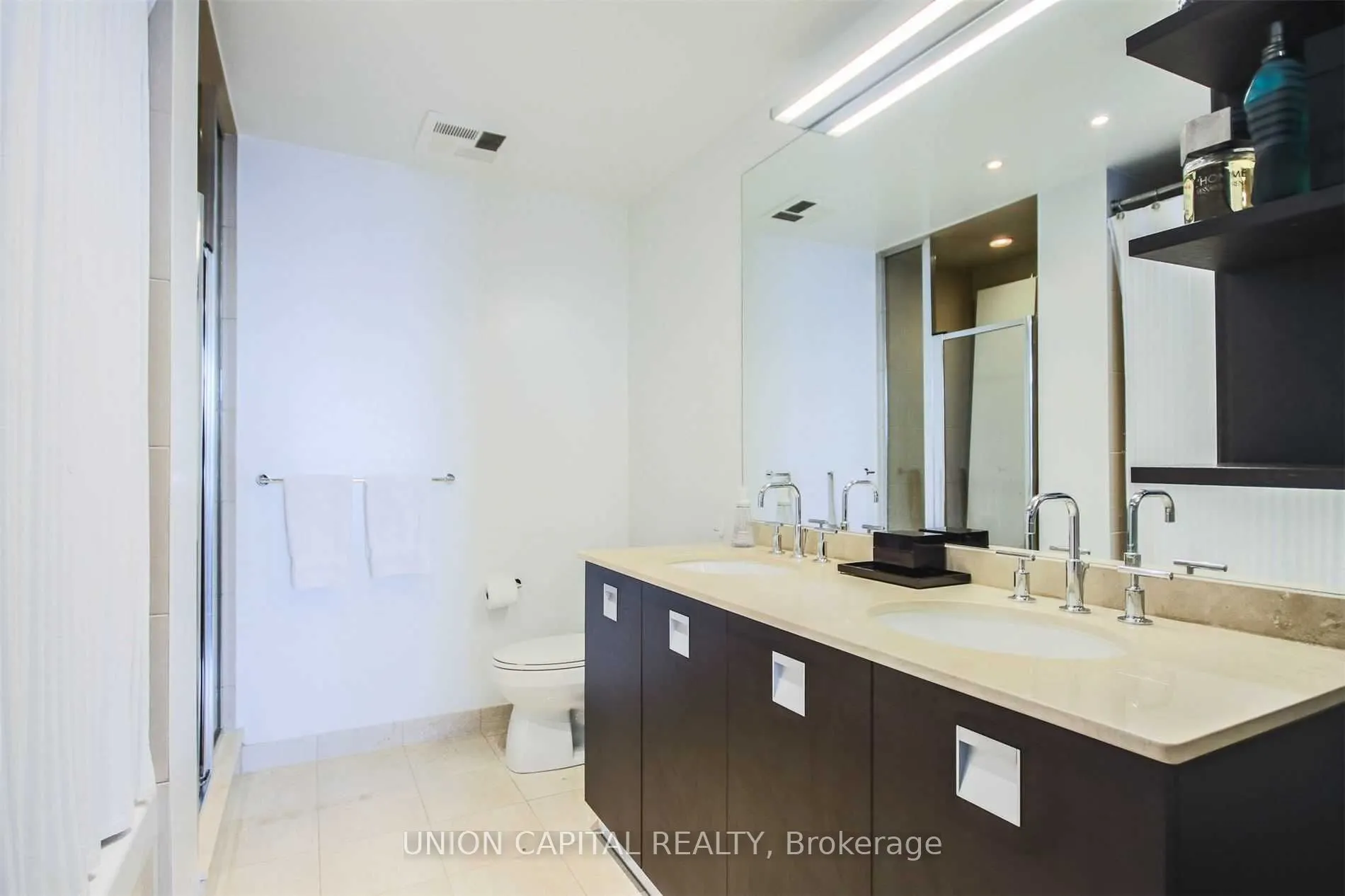 33 Charles Street E, #3905