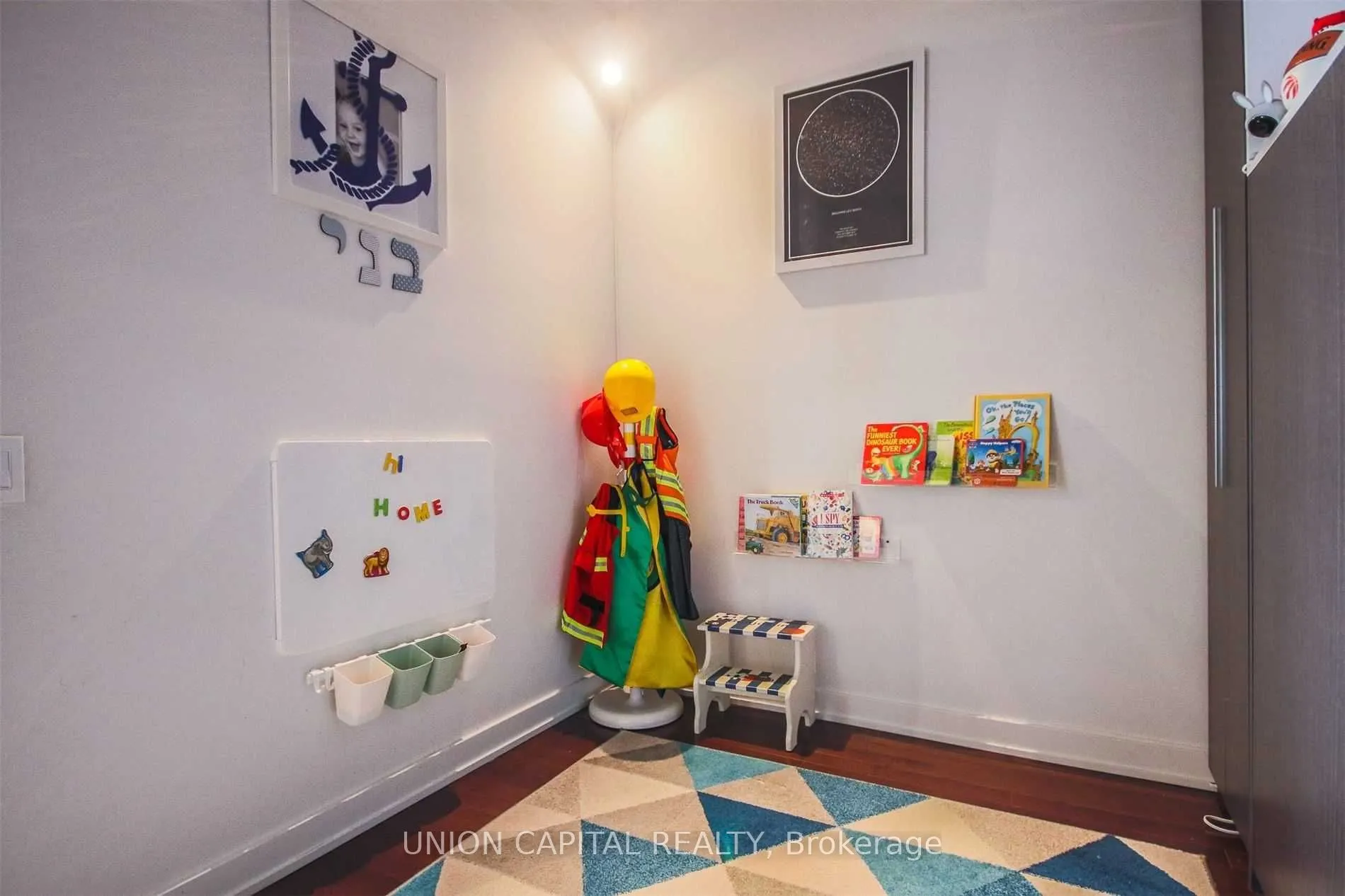 33 Charles Street E, #3905