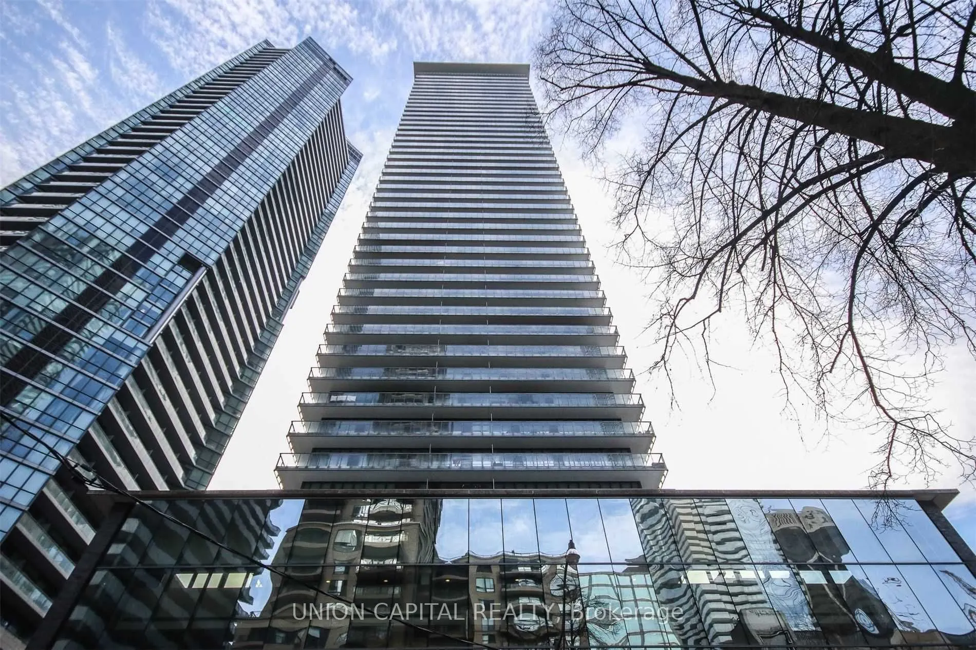 33 Charles Street E, #3905