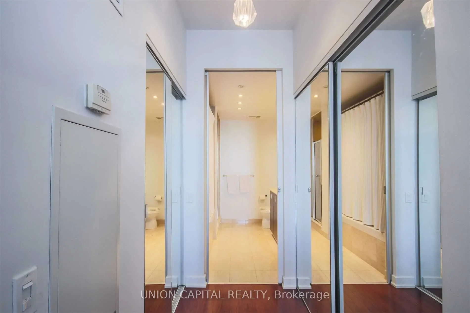 33 Charles Street E, #3905