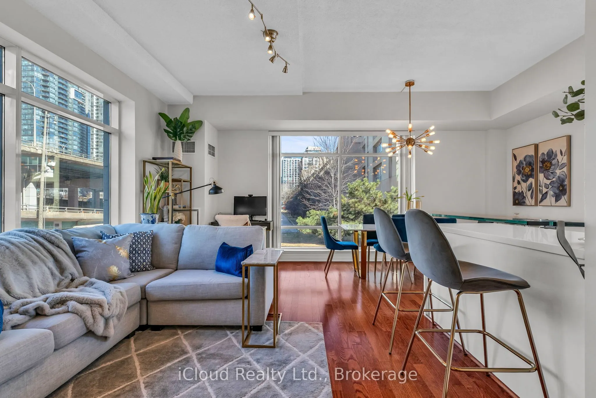 500 Queens Quay W, #210E