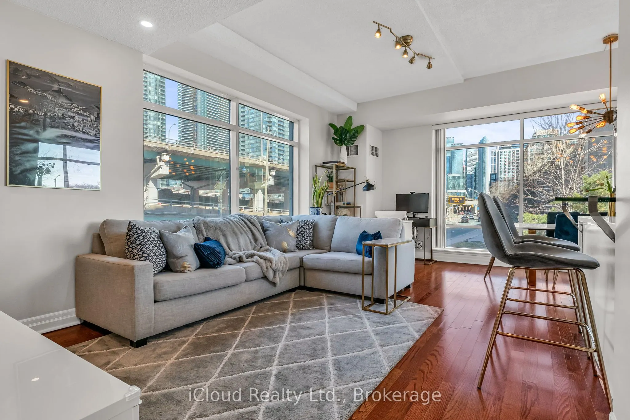 500 Queens Quay W, #210E