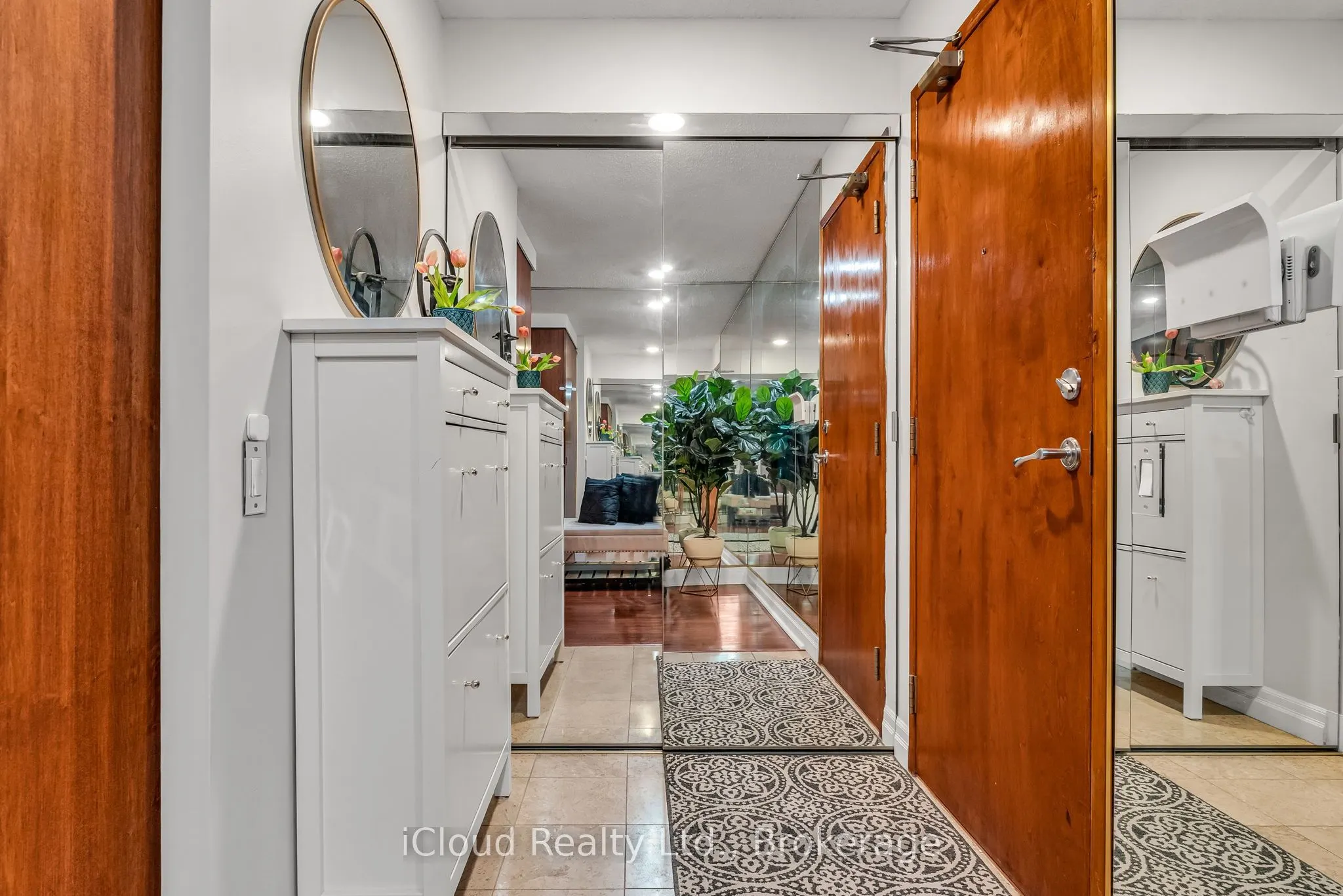 500 Queens Quay W, #210E