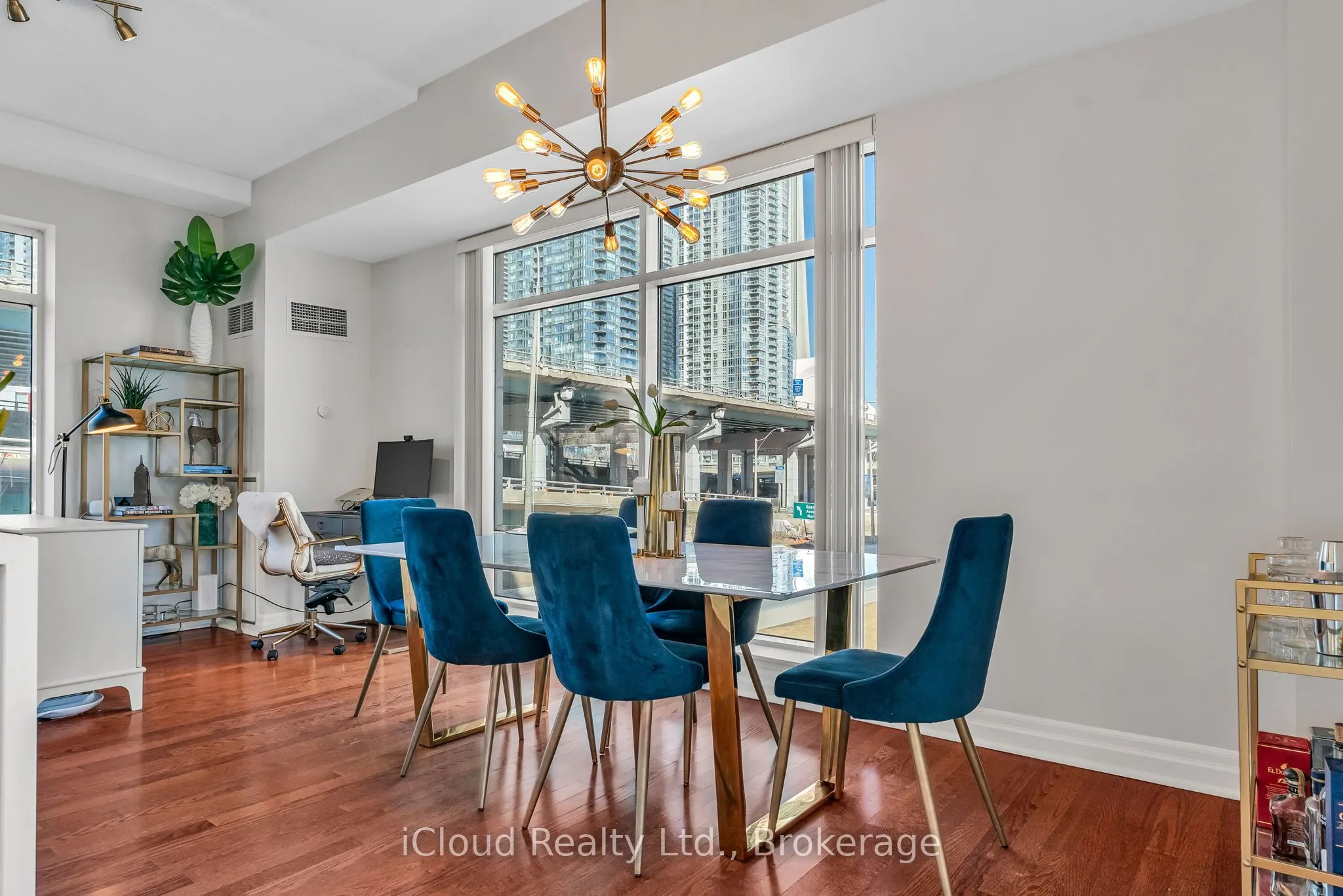500 Queens Quay W, #210E