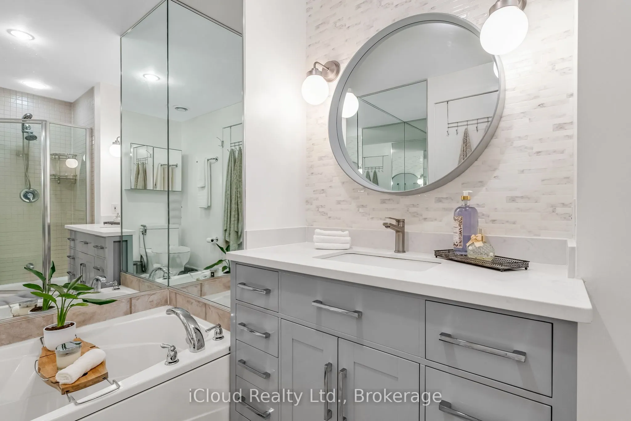 500 Queens Quay W, #210E